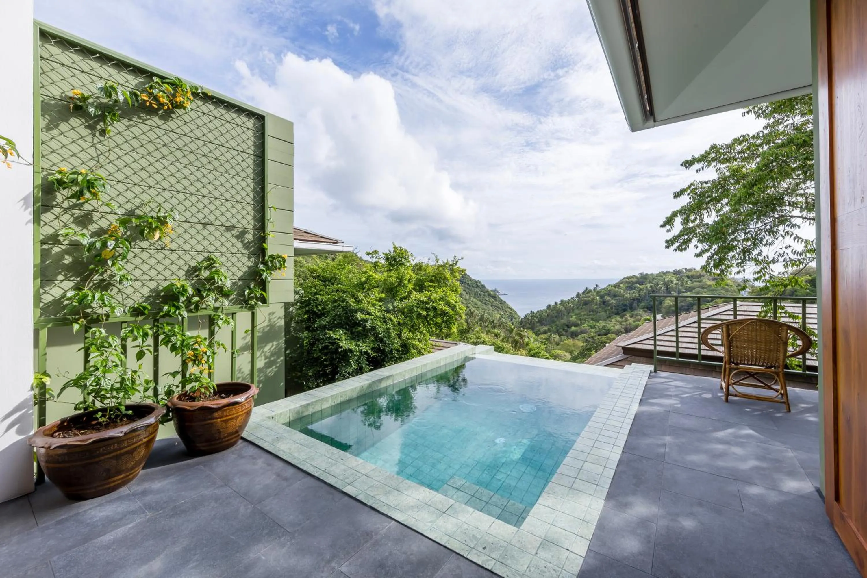 Swimming pool in Mae Ya Resort