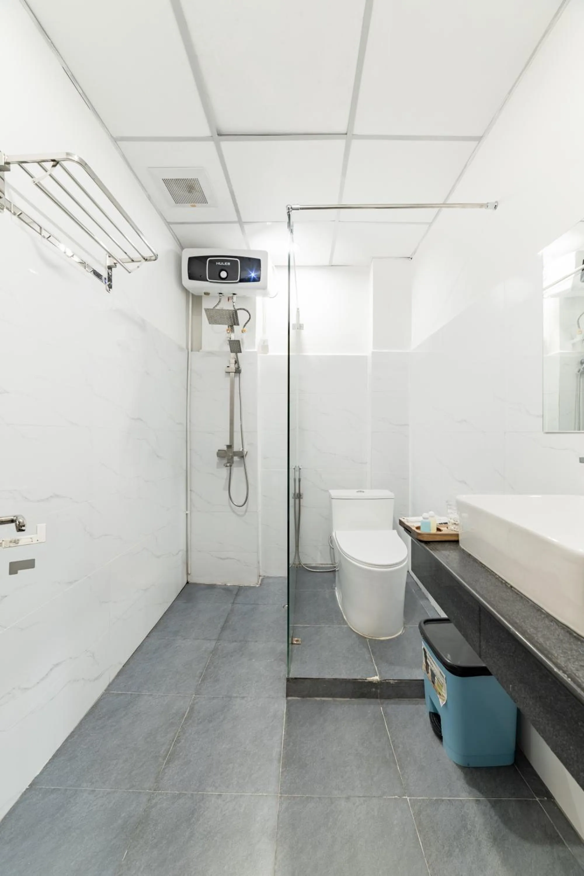 Shower in Peaceful Hotel