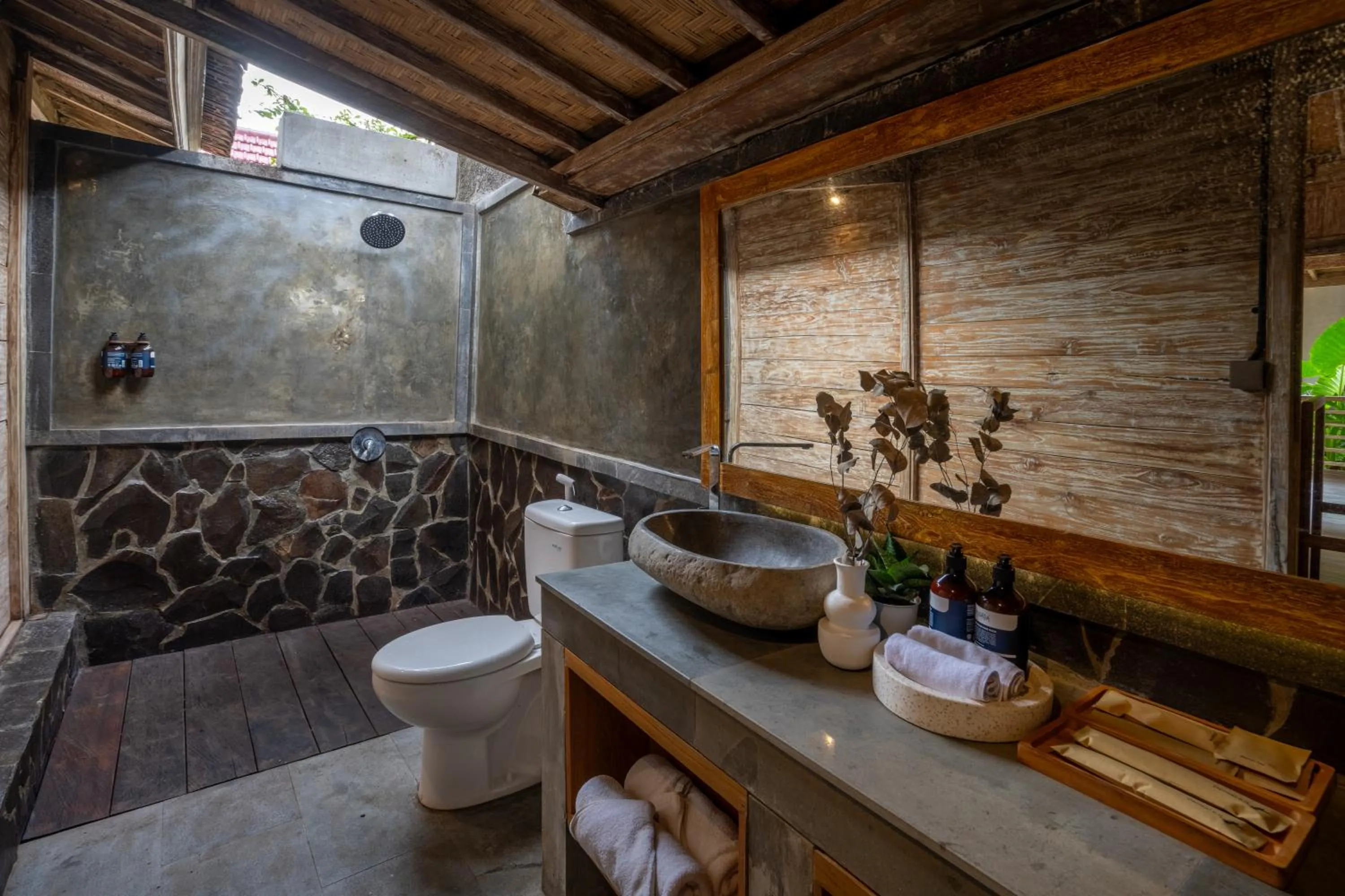 Shower in Meraki Luxury Villa