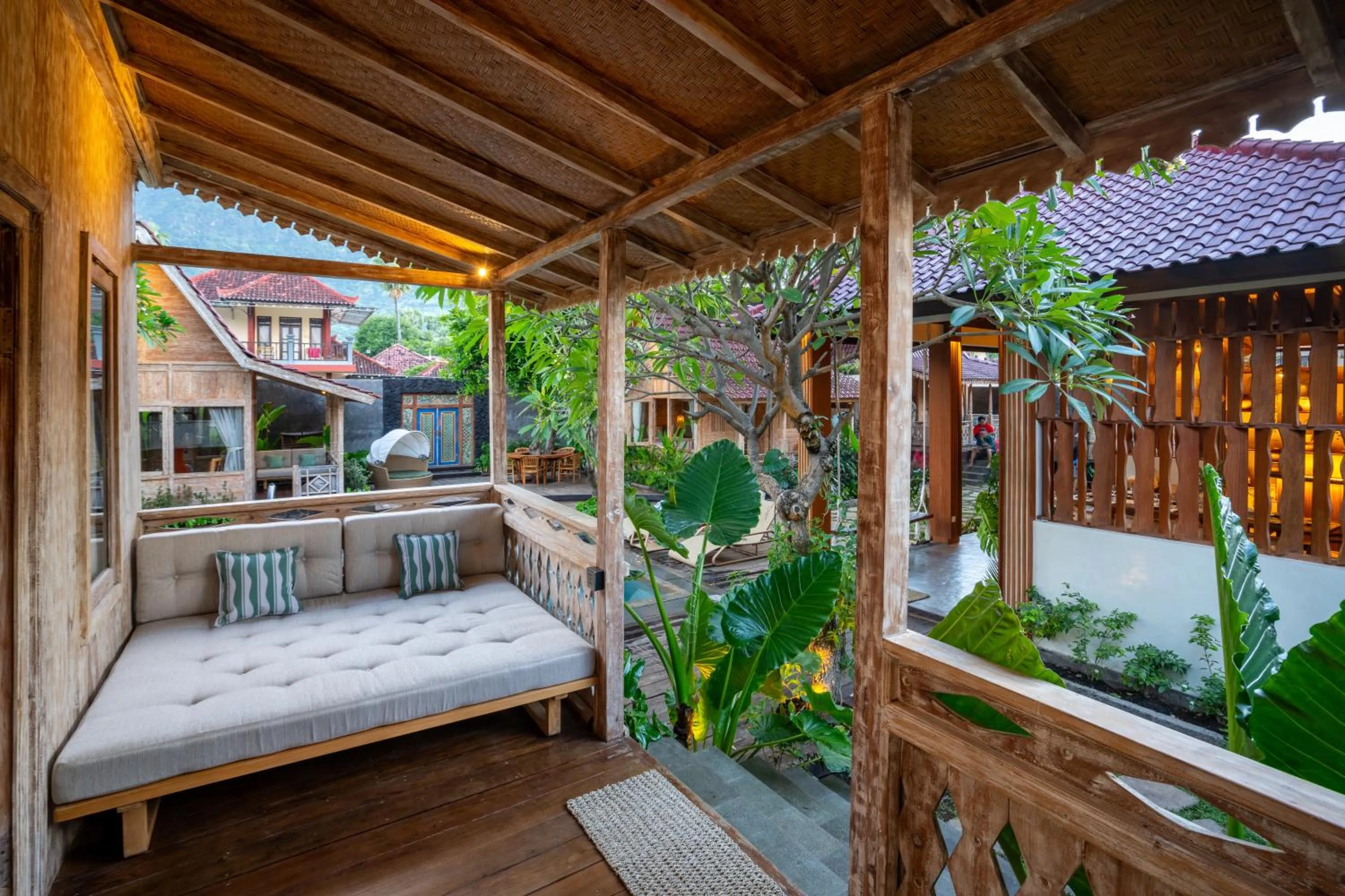 Balcony/Terrace, Bed in Meraki Luxury Villa