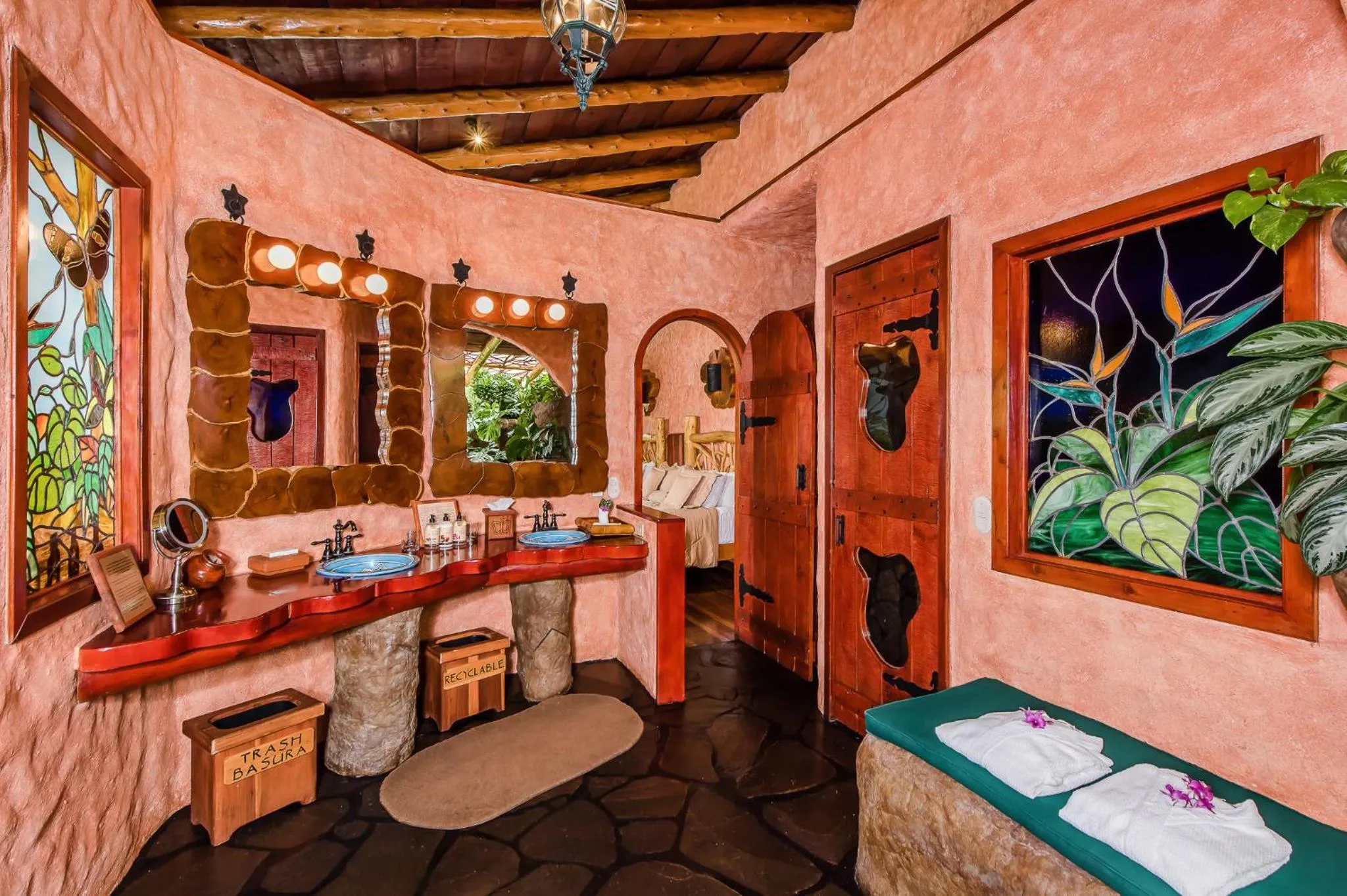 Toilet in Peace Lodge