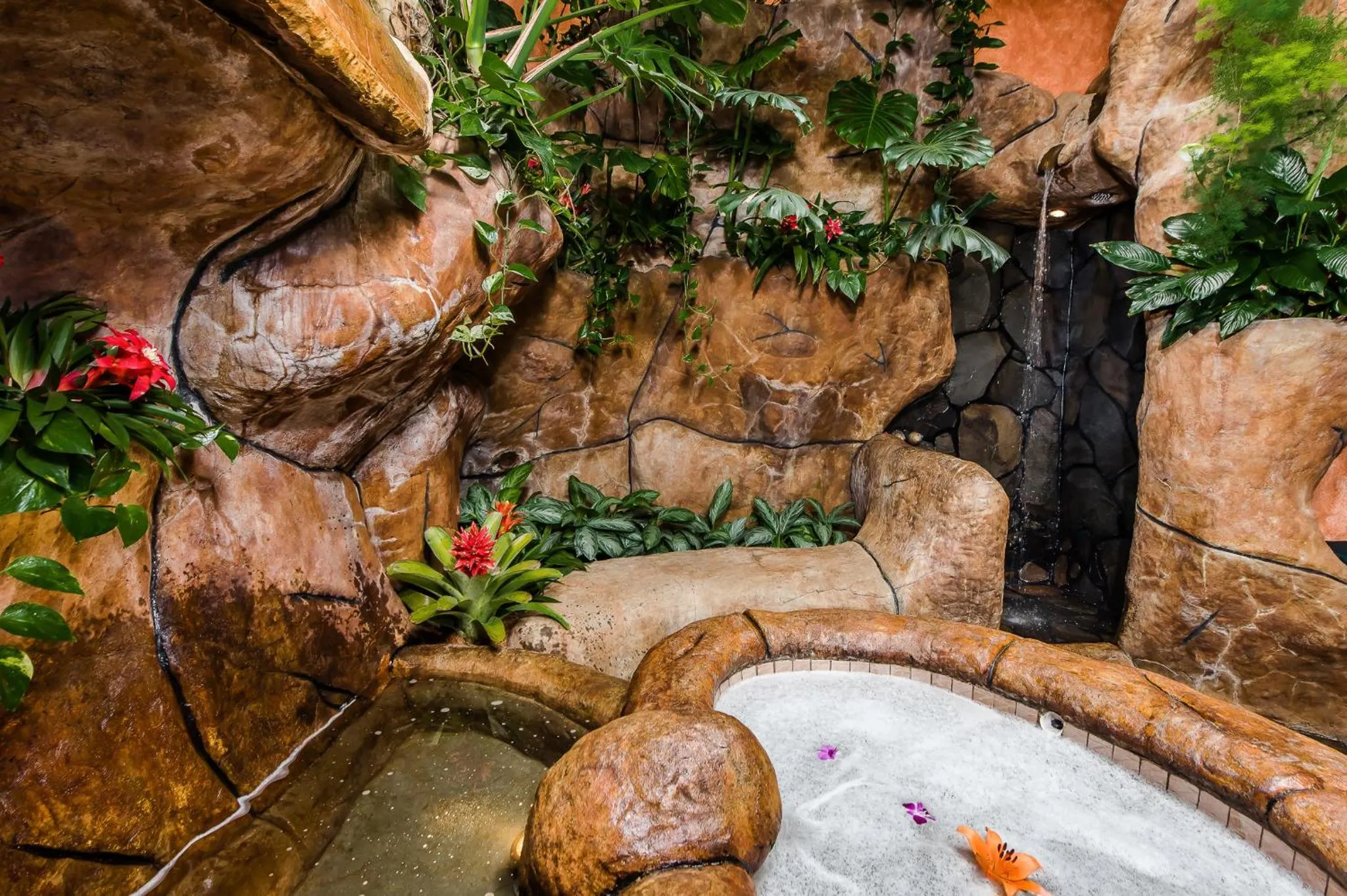 Hot Tub in Peace Lodge