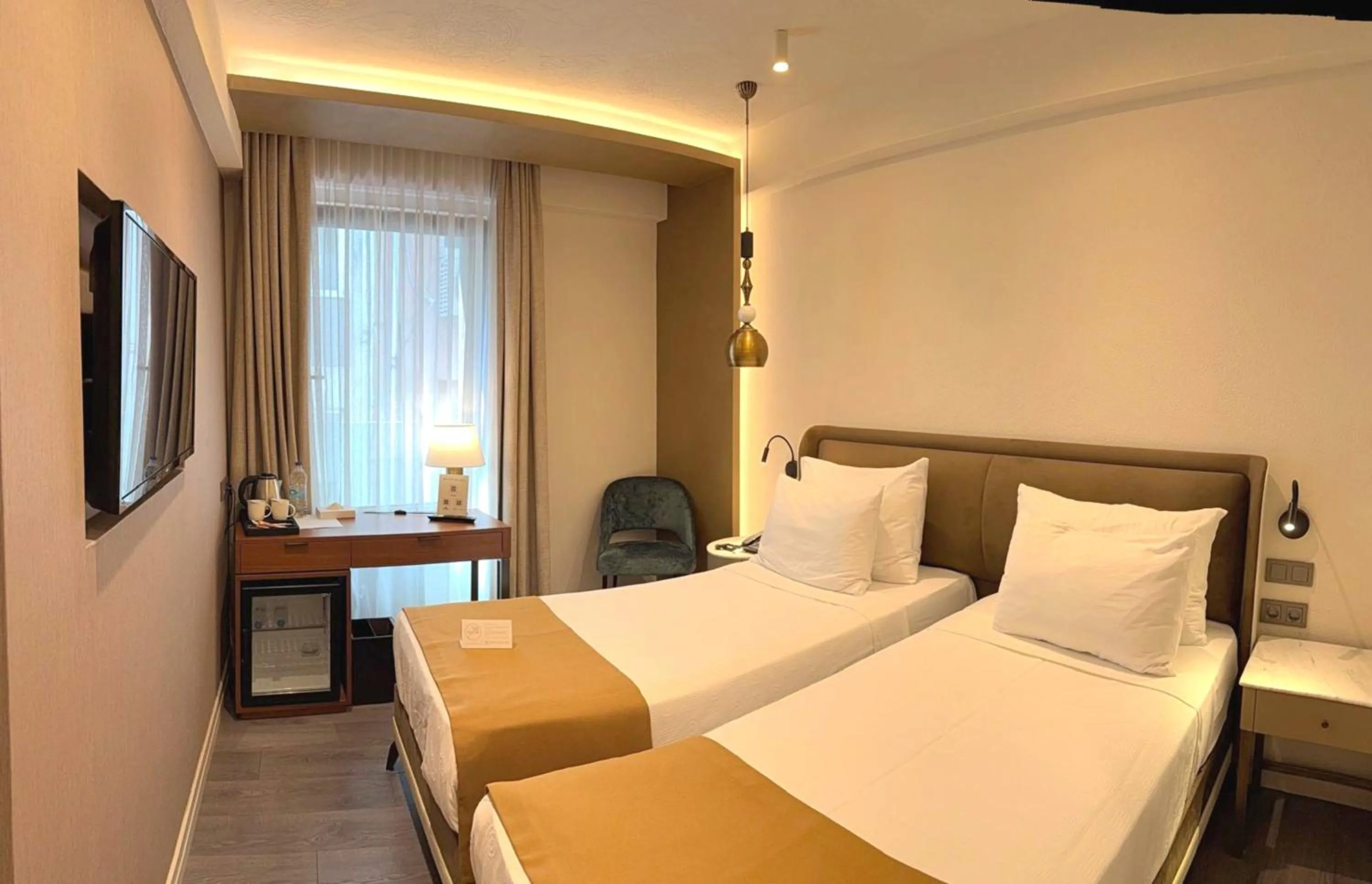 Bedroom, Bed in Smart and Simple Hotel Karakoy
