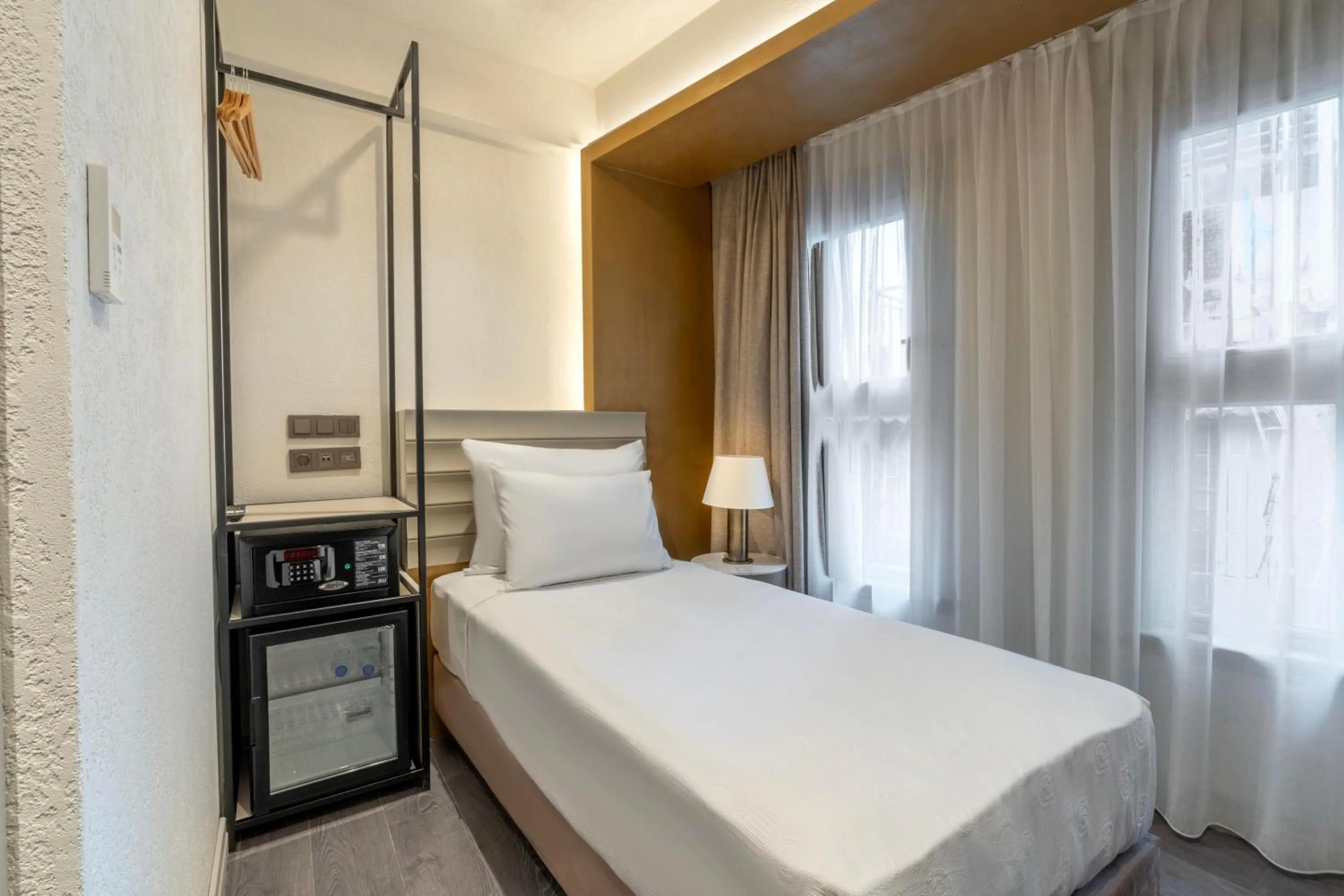 Photo of the whole room, Bed in Smart and Simple Hotel Karakoy