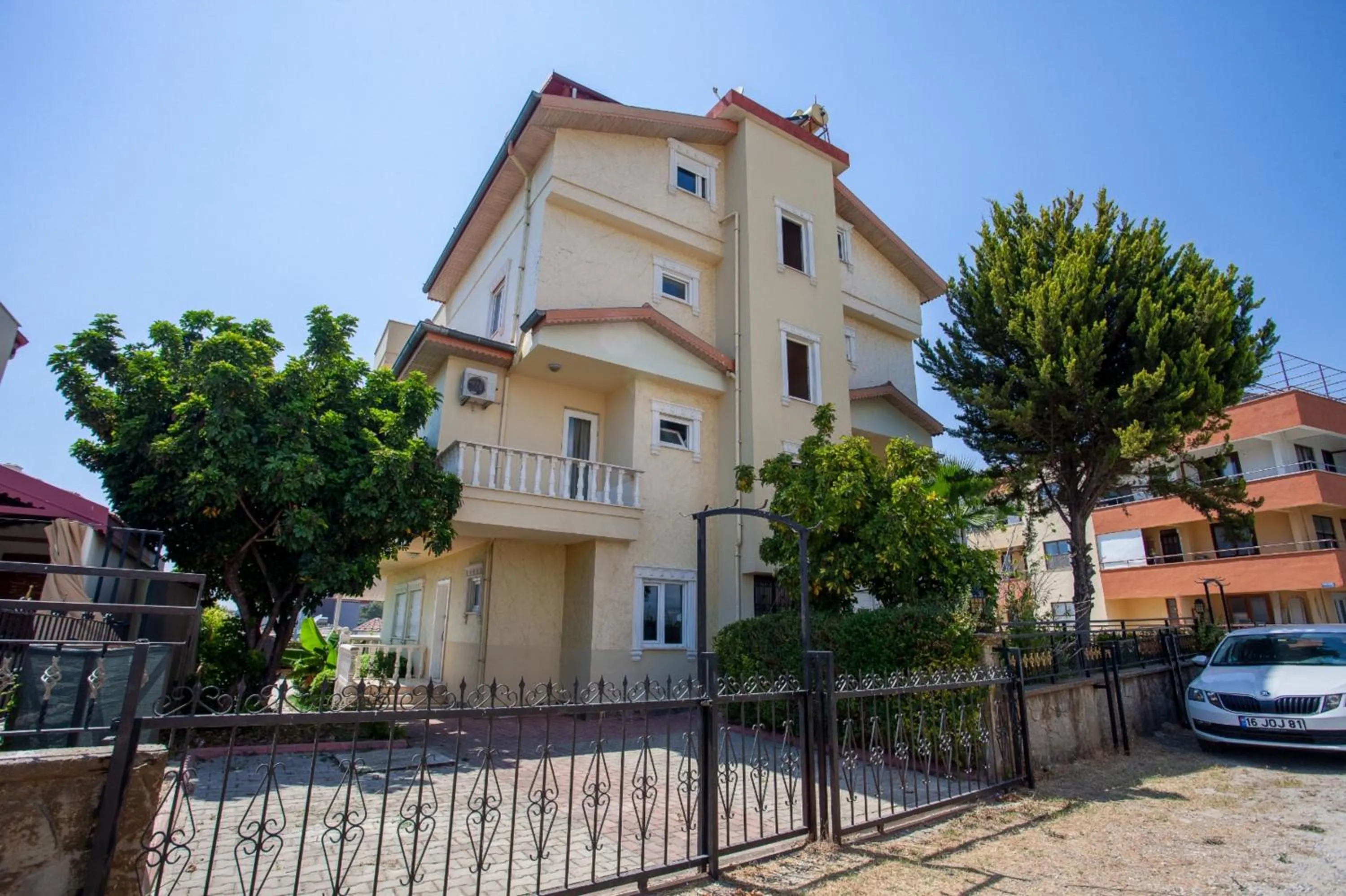 Property building in Avsallar Kepenek Village