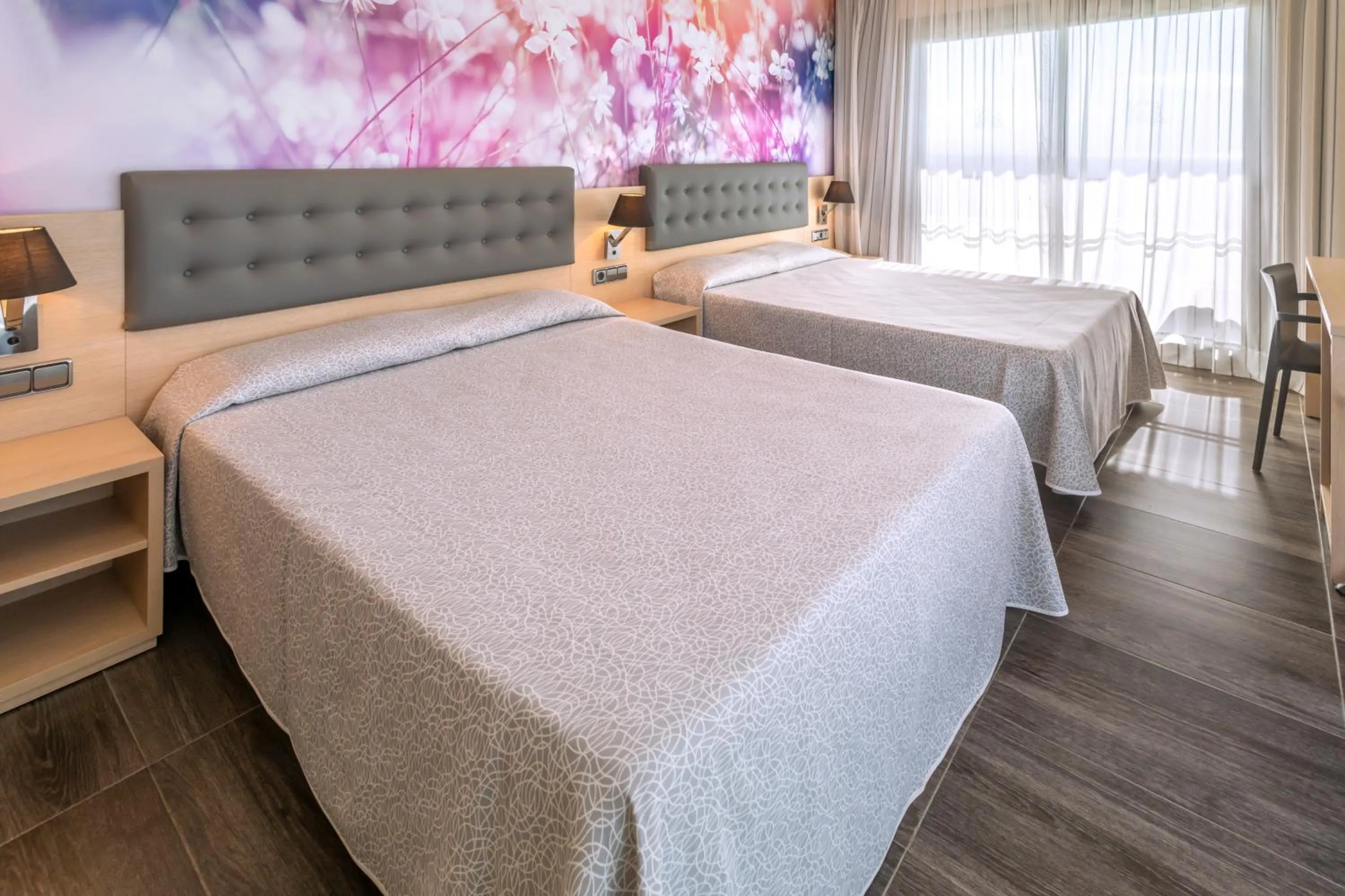 Photo of the whole room, Bed in Tropic Park