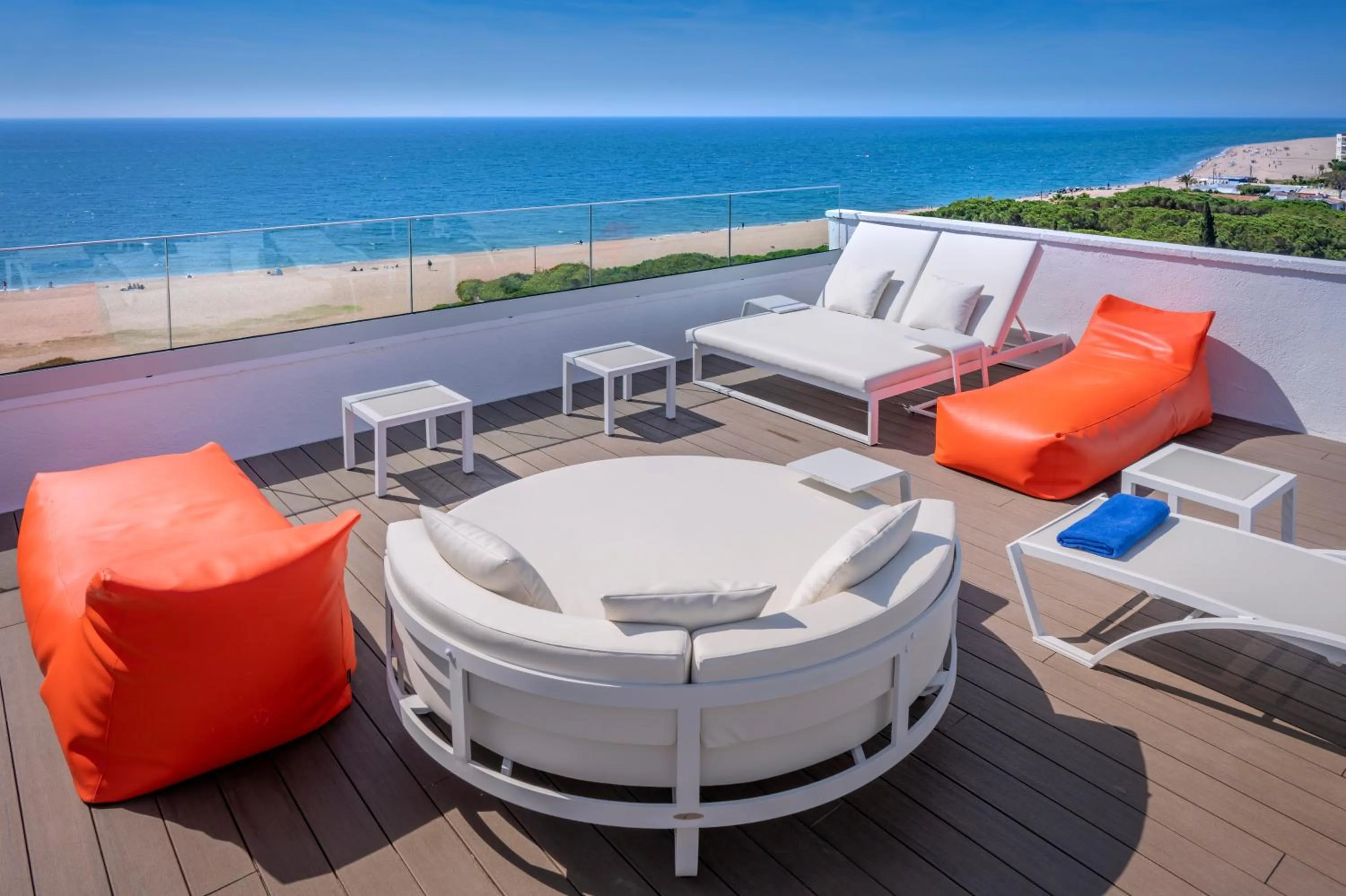 Swimming pool in Tropic Park