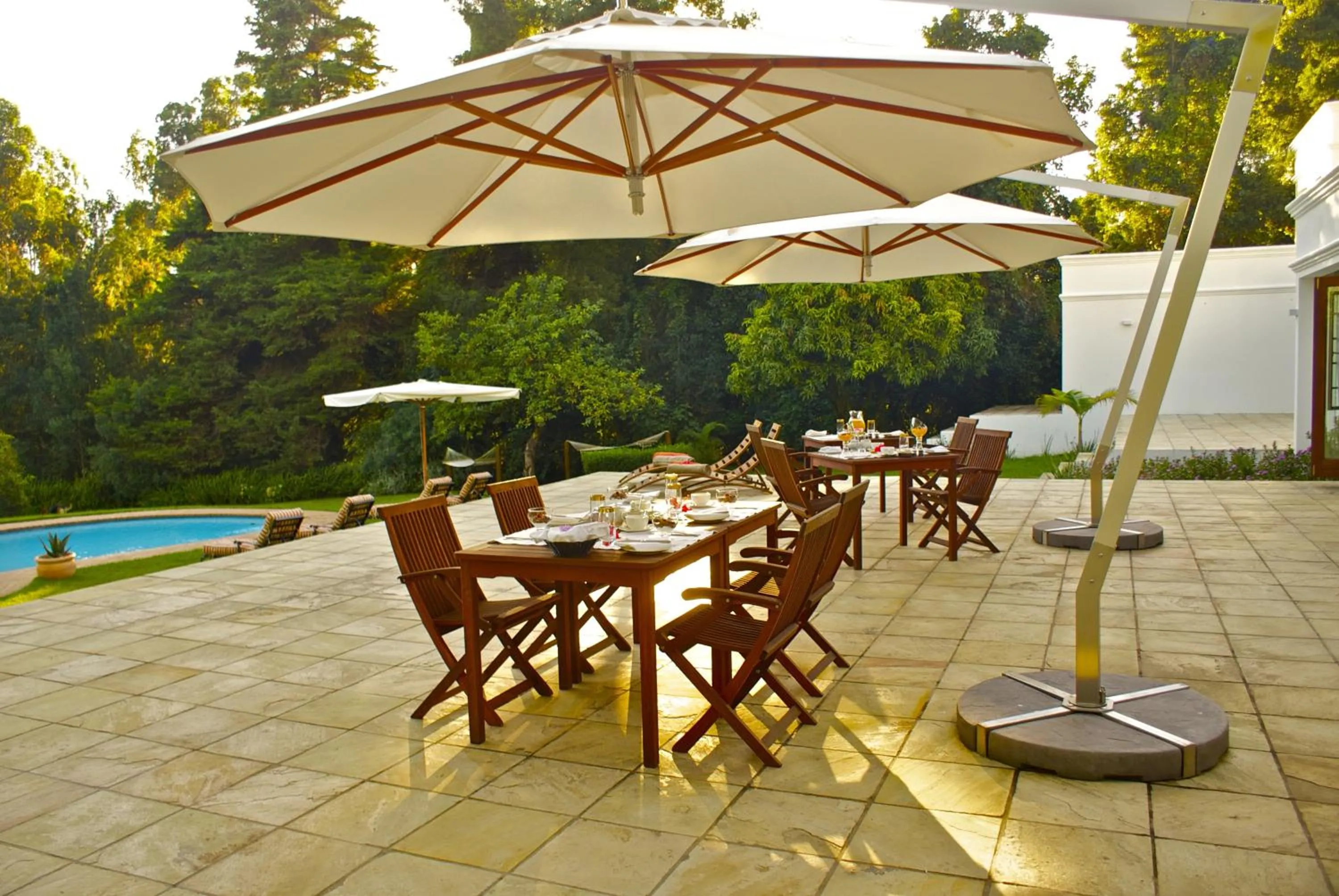 Restaurant/places to eat in Edenbrook Country Manor