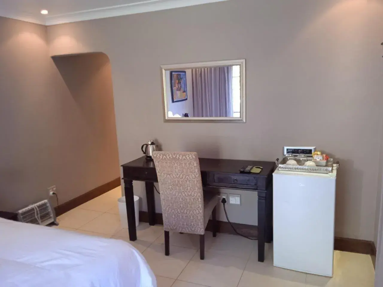 Classic Garden Suite - single occupancy in Edenbrook Country Manor Classic Garden Suite - single occupancy in Edenbrook Country Manor