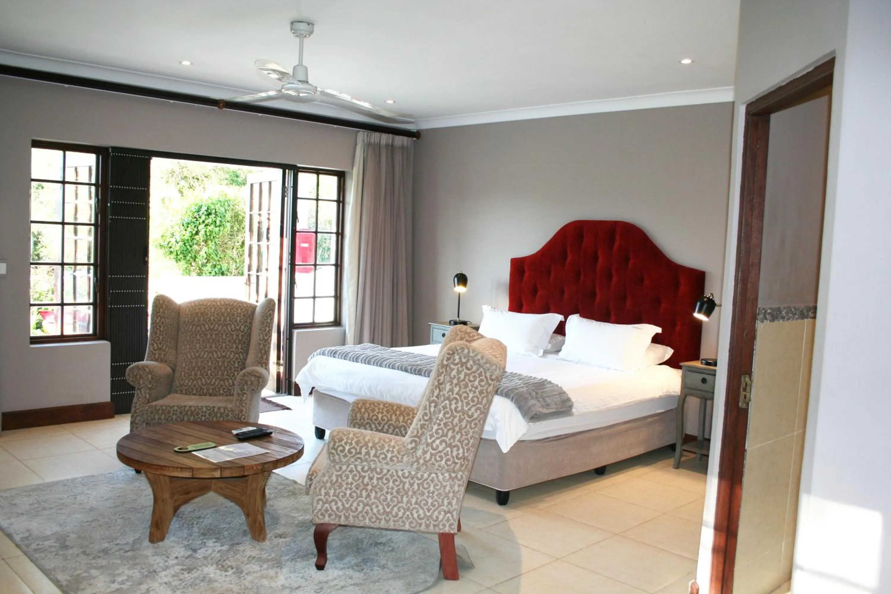 Executive Garden Suite in Edenbrook Country Manor