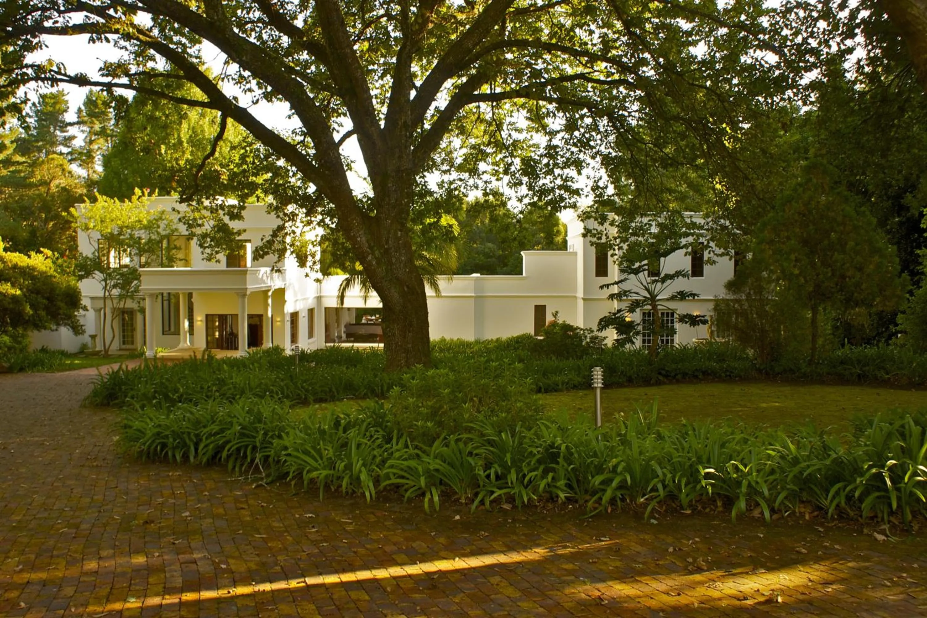 Facade/entrance in Edenbrook Country Manor