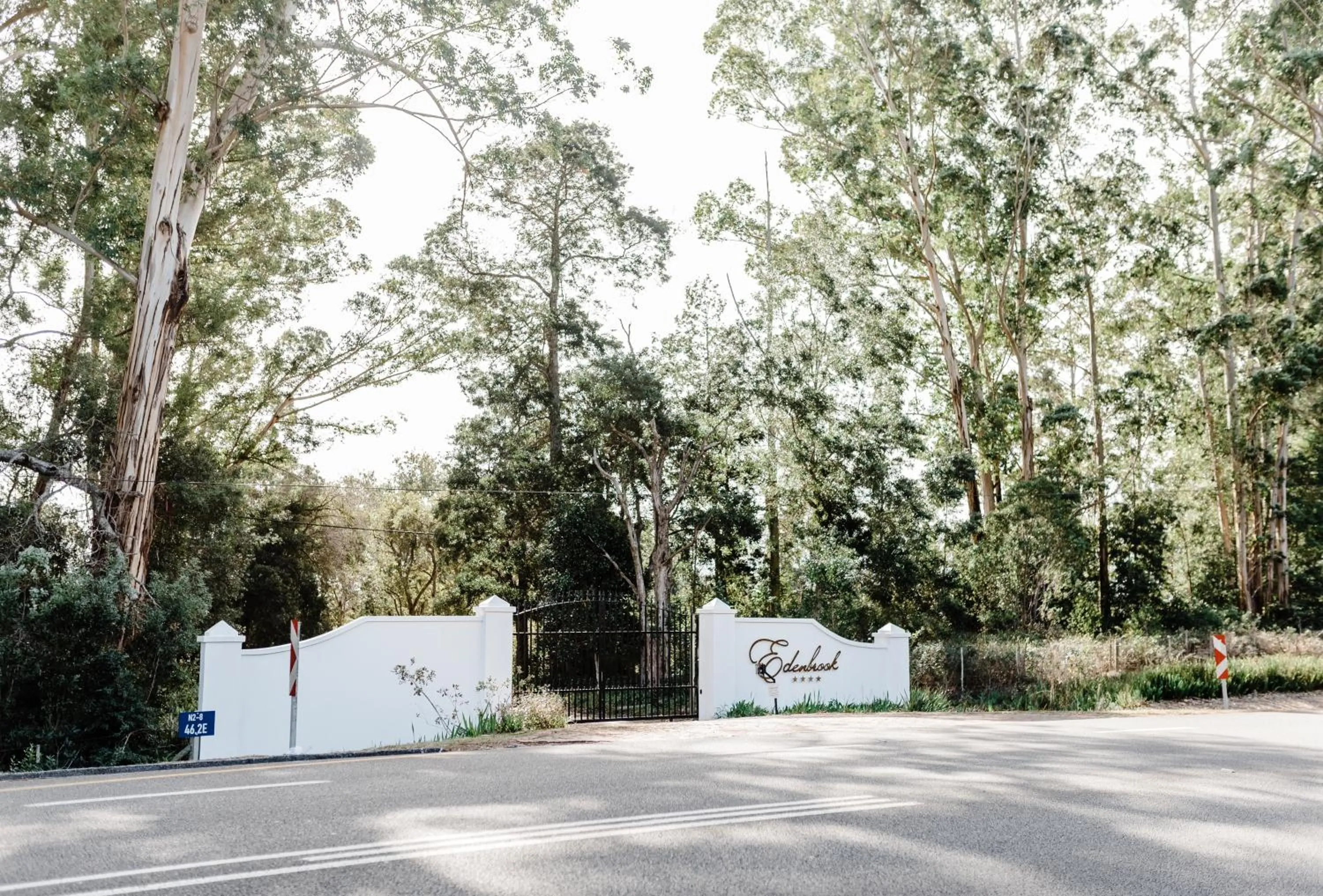 Facade/entrance in Edenbrook Country Manor