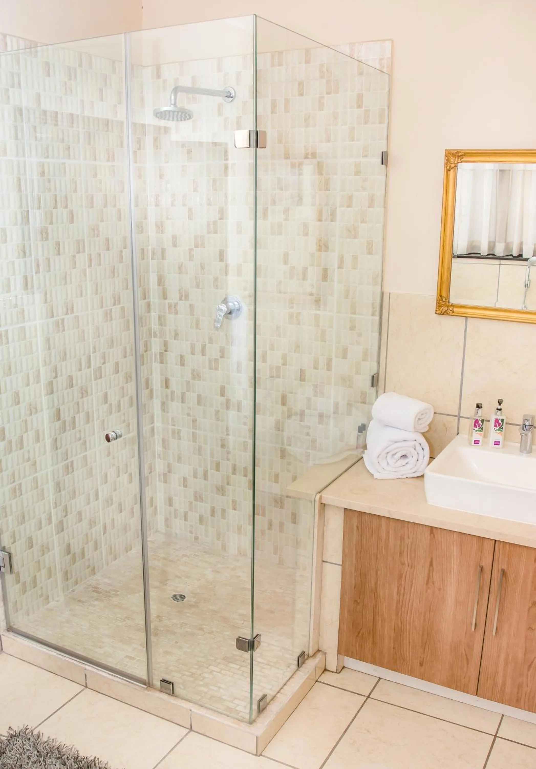 Bathroom in Gardenia Boutique Hotel