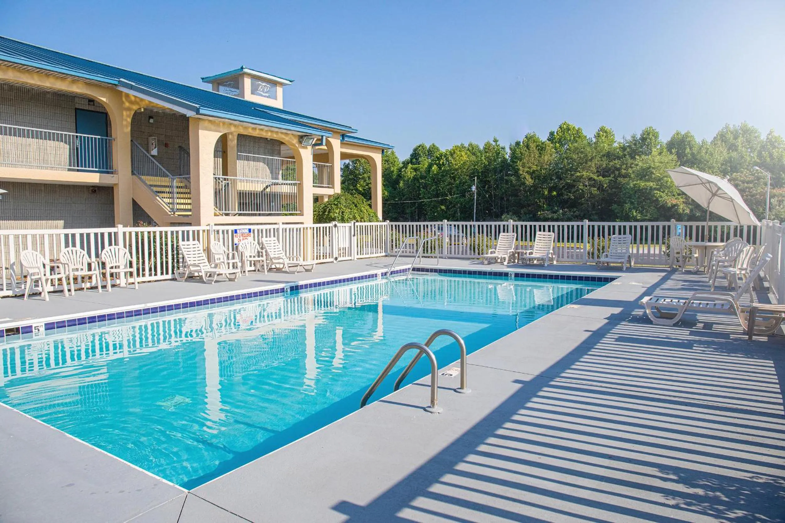 Swimming pool in Grand Vista Hotel