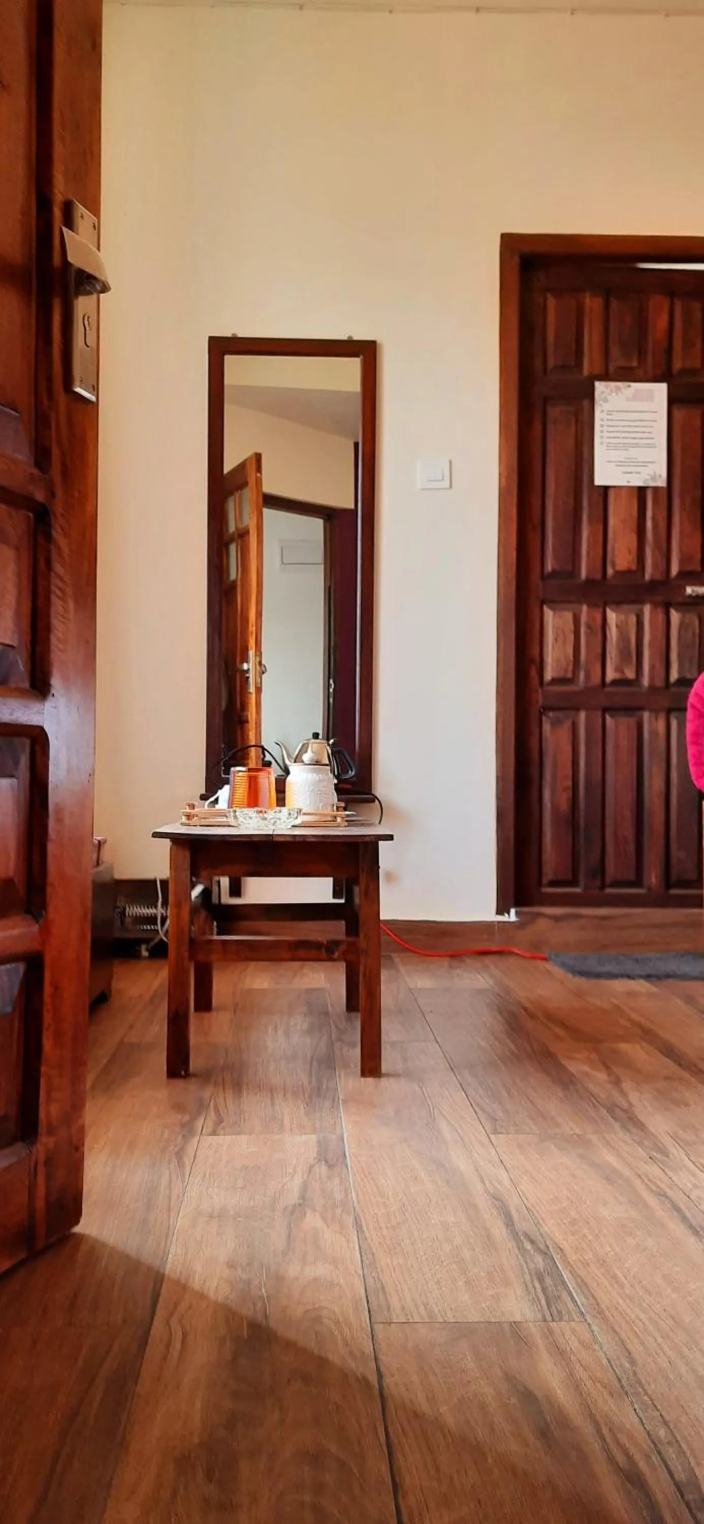 Photo of the whole room in A La Maison