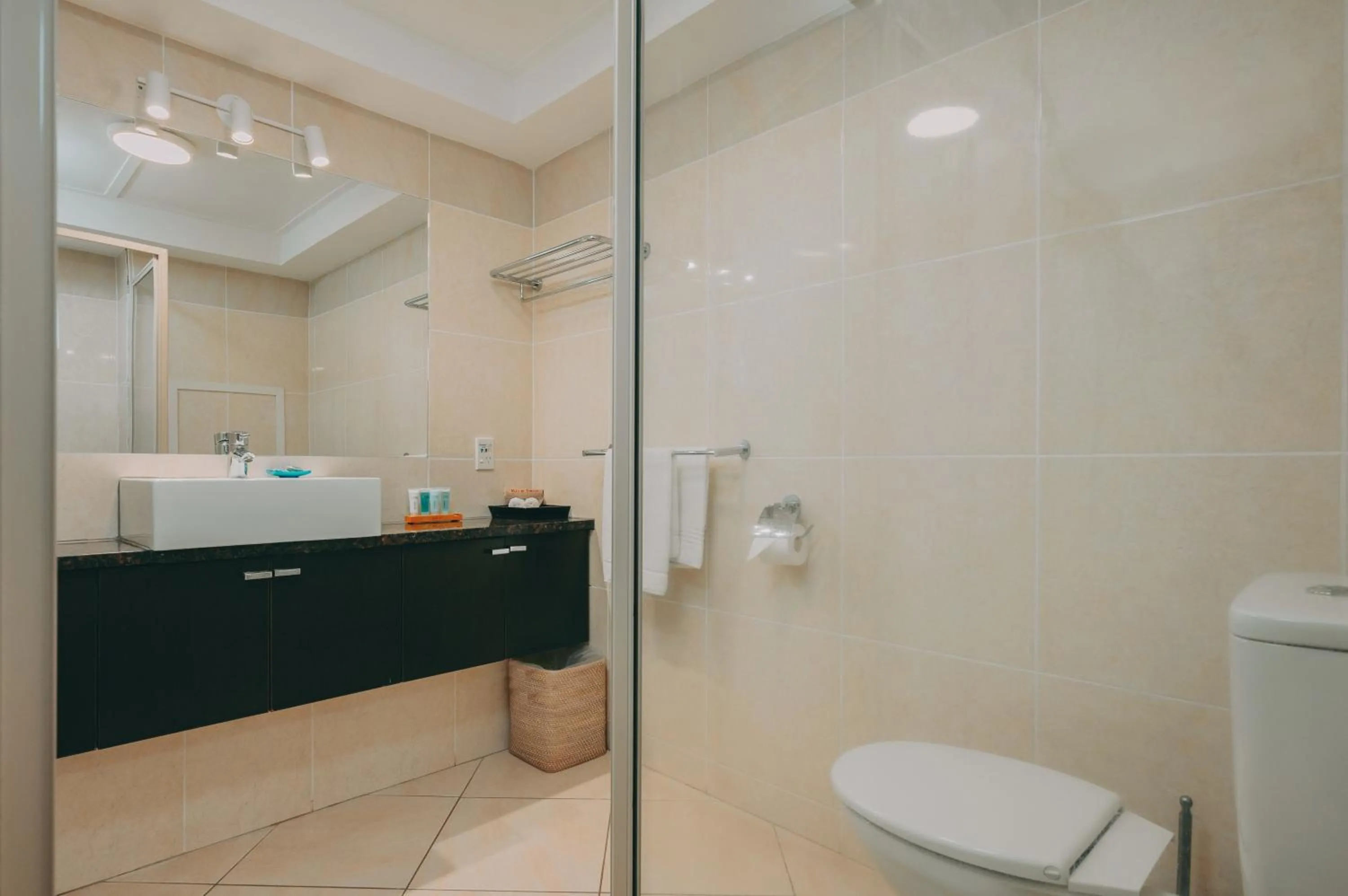 Toilet in Moana Sands Villas & Apartments