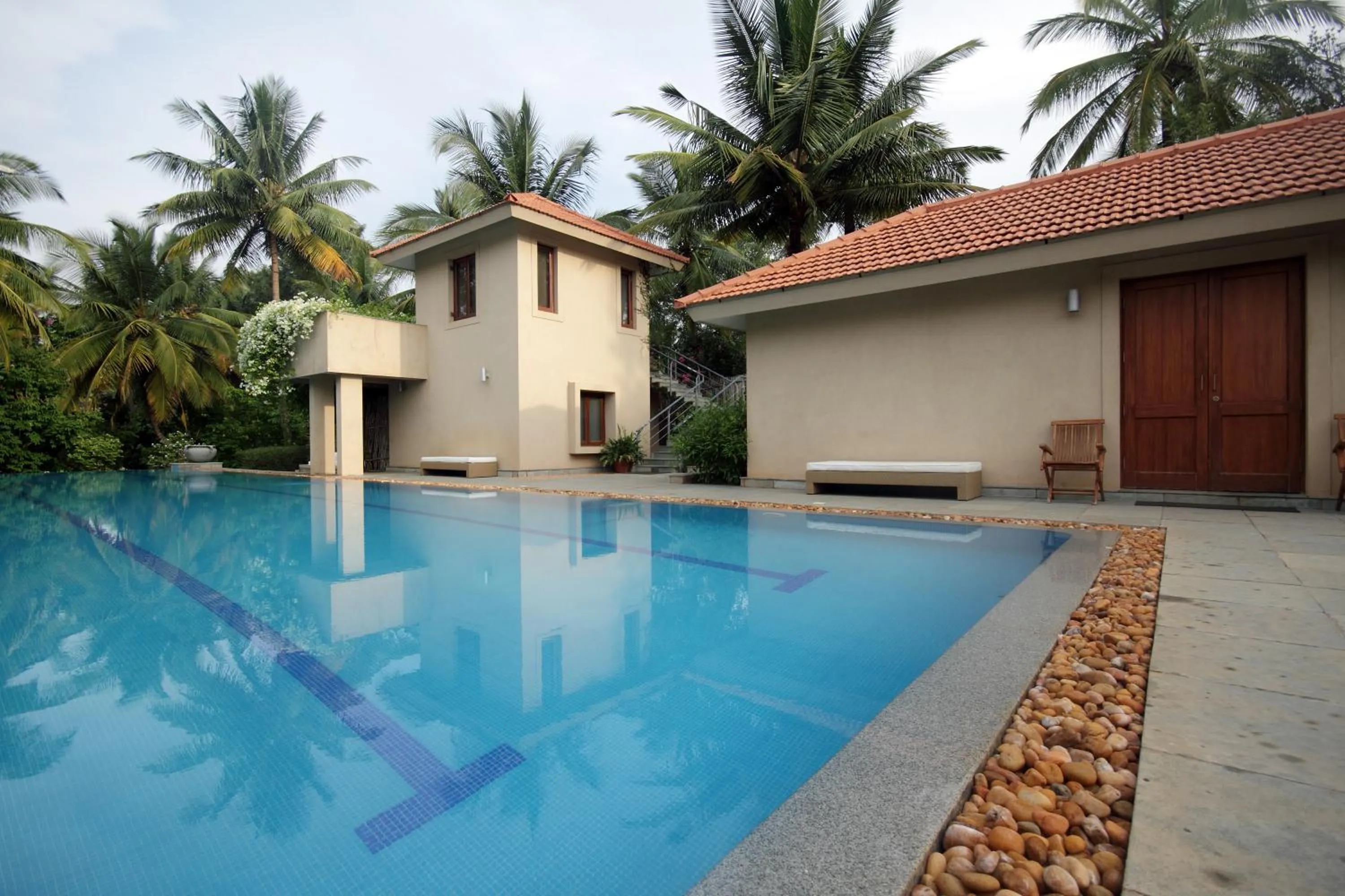 Swimming pool in Shreyas Retreat