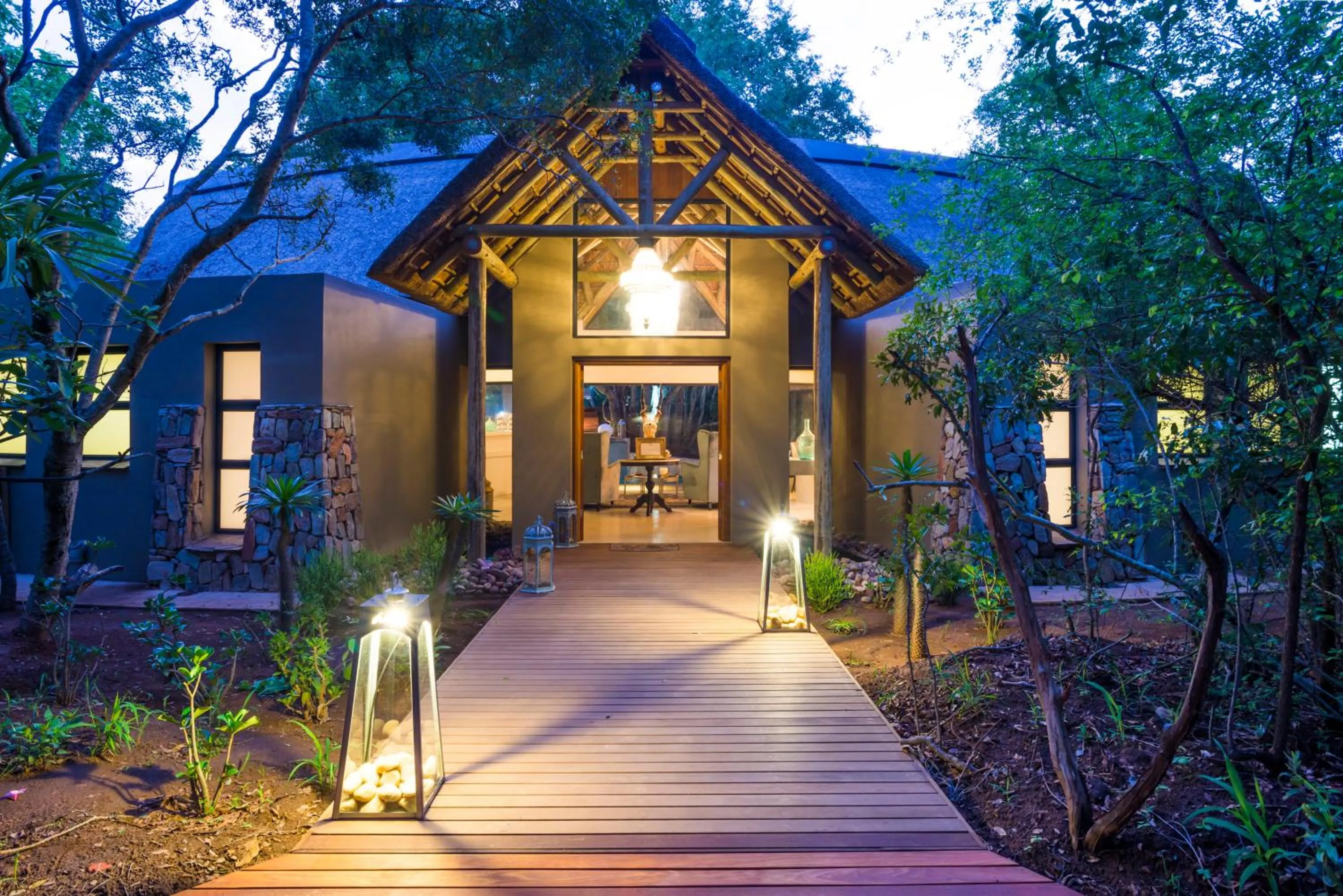 Facade/entrance in AM Lodge - Hoedspruit
