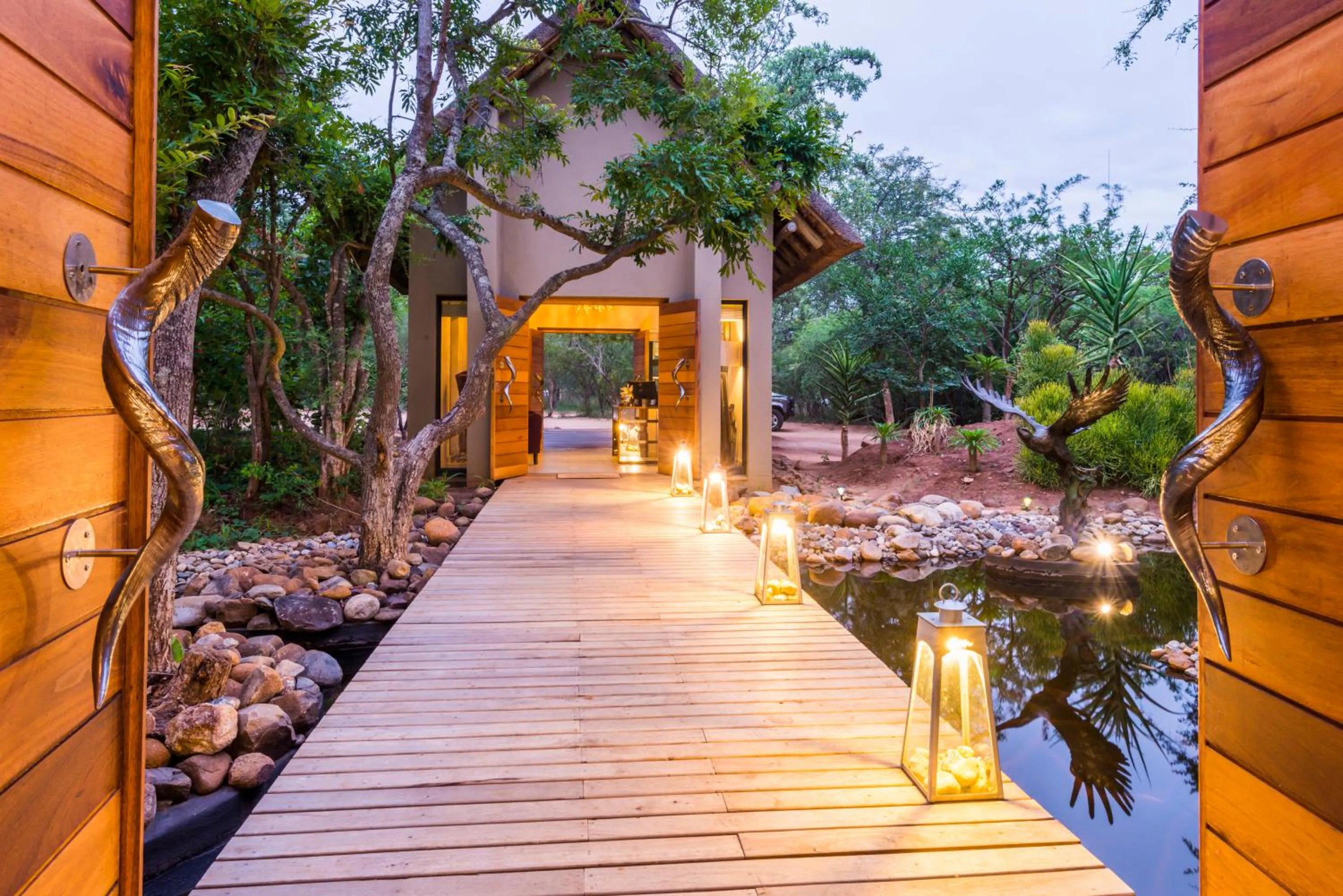 Facade/entrance in AM Lodge - Hoedspruit