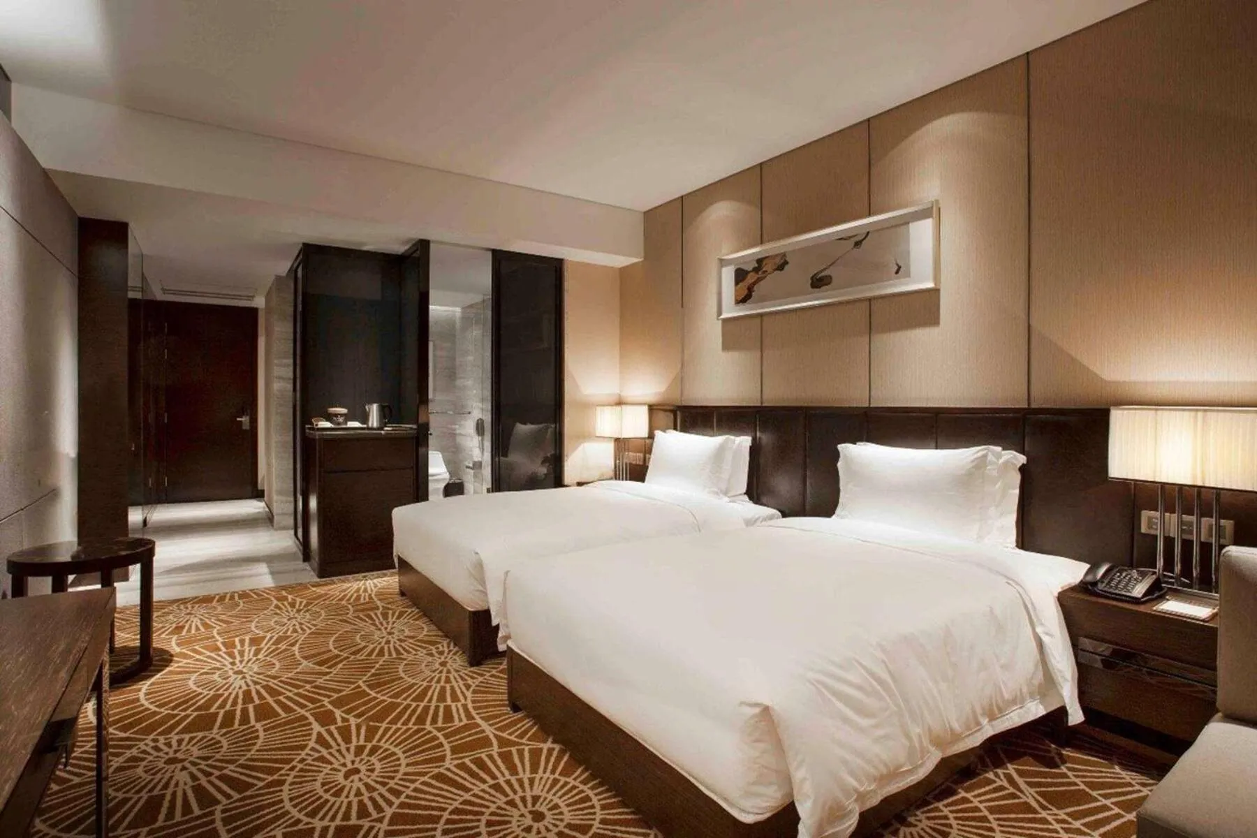 Photo of the whole room, Bed in Ramada Plaza by Wyndham Xi'an South