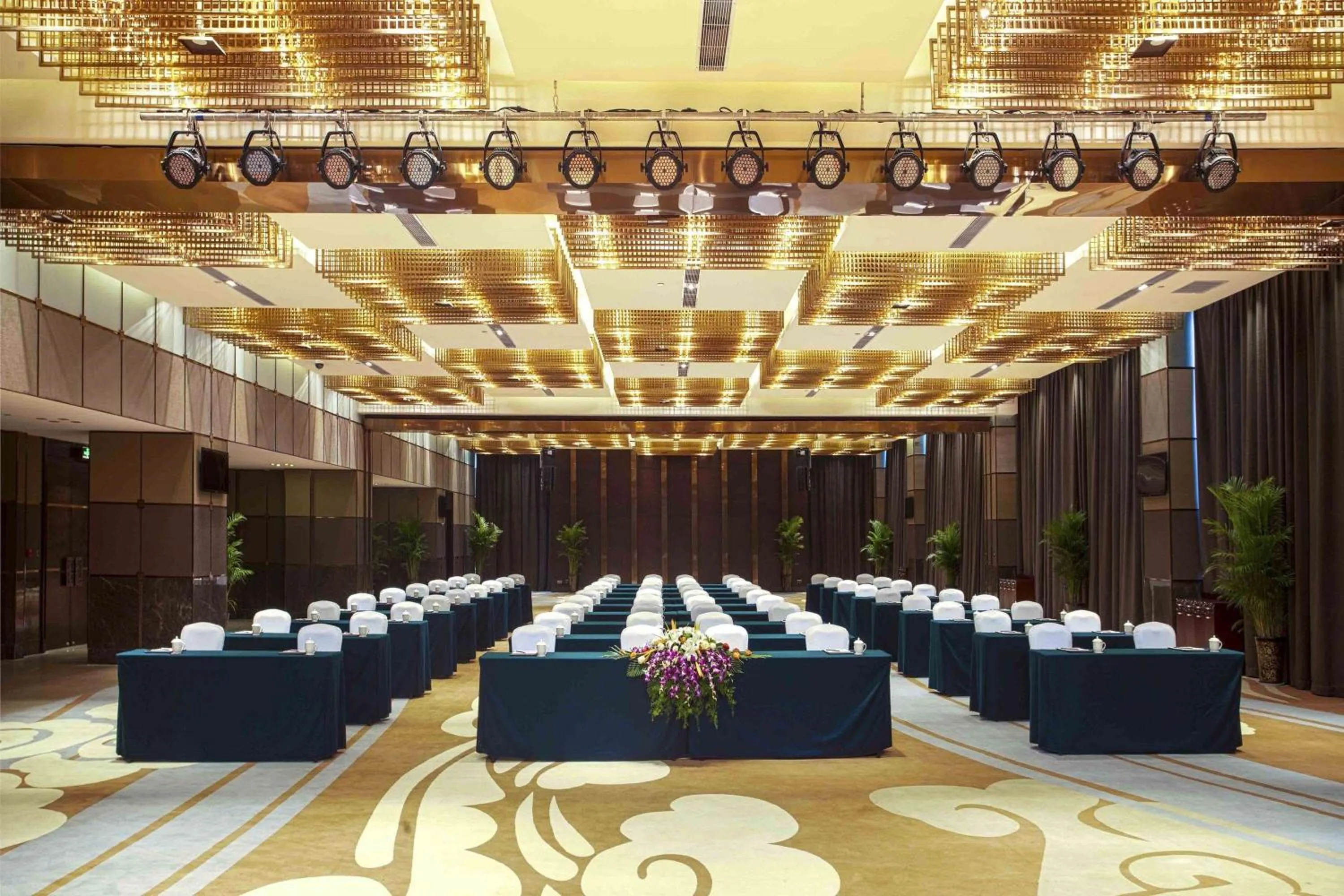 Meeting/conference room in Ramada Plaza by Wyndham Xi'an South