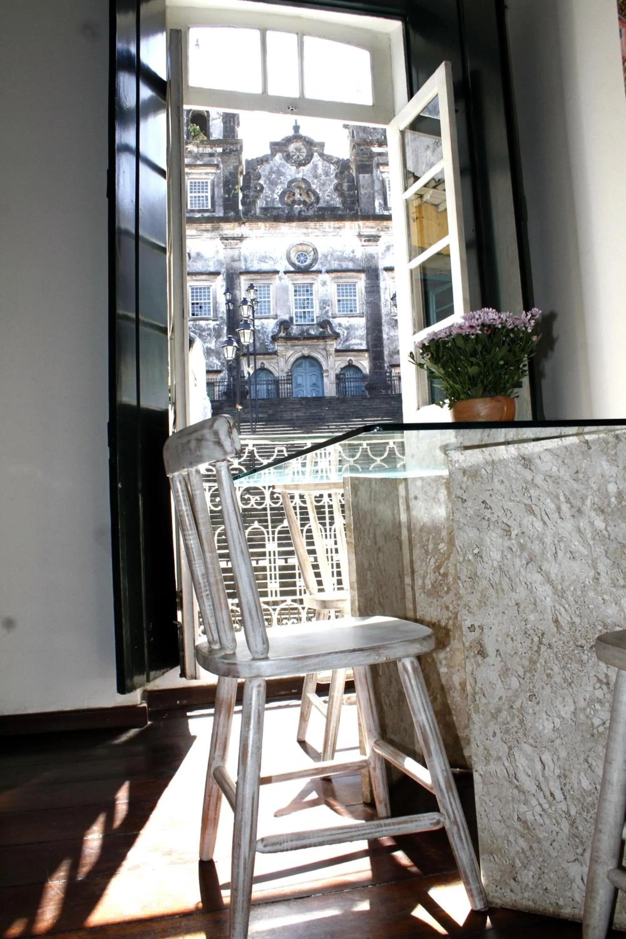 Street view in Studio do Carmo Galeria de Artes e Pousada