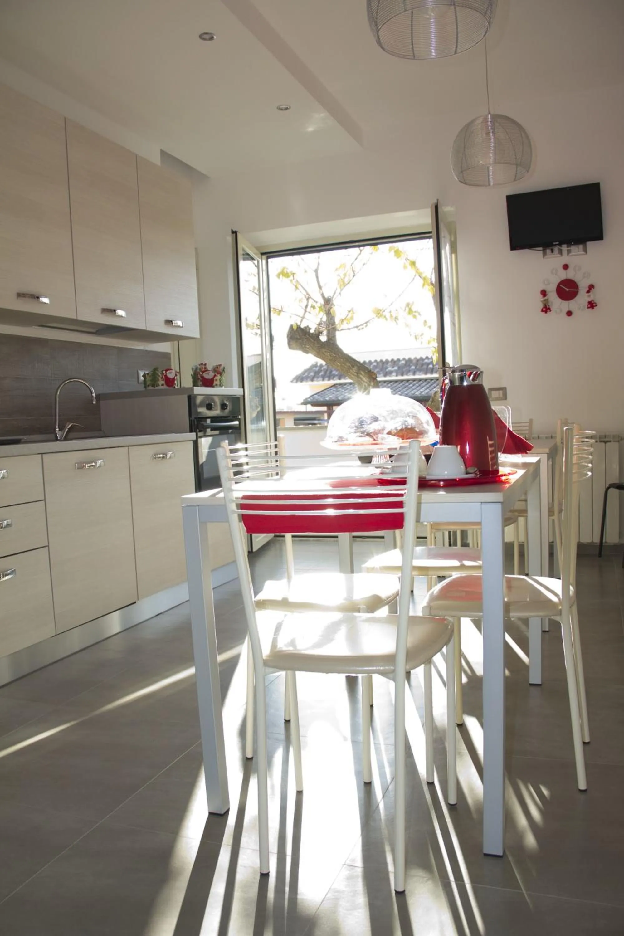 Communal lounge/ TV room in Happy Home