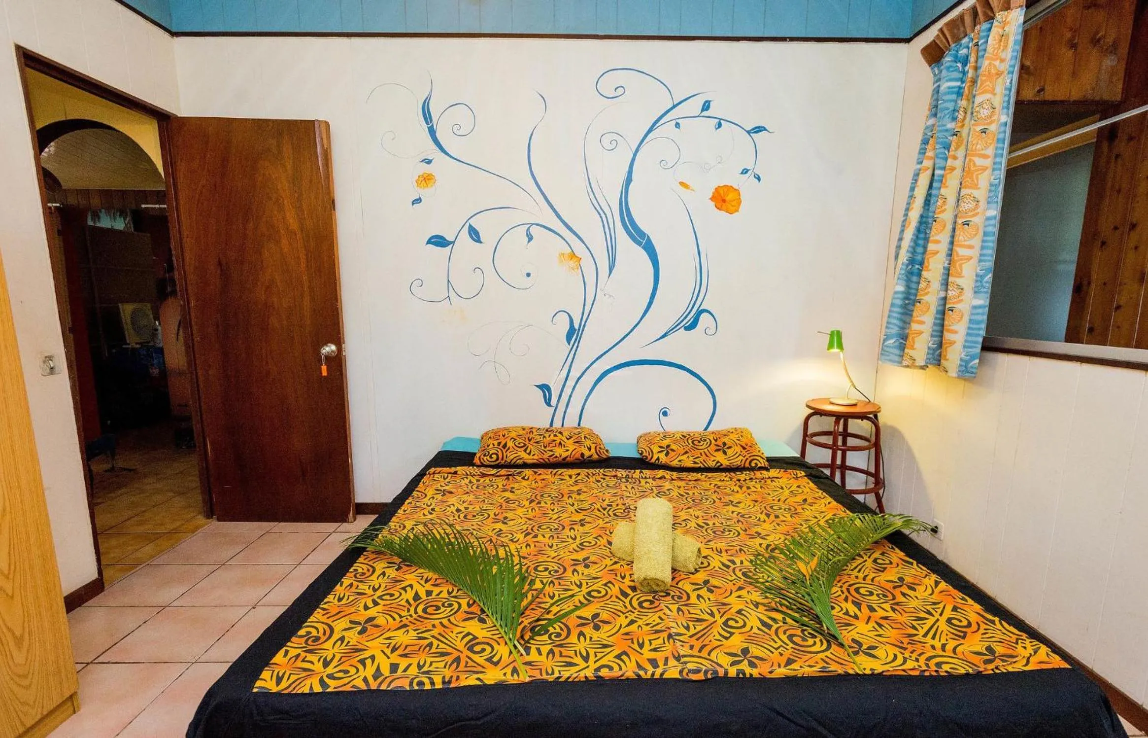 Bedroom, Bed in Pension TE MITI - PLAGE-BEACH 200m - Mahana Parc & Vaiava Beach pk18 - B&B CHAMBRES ou DORTOIR