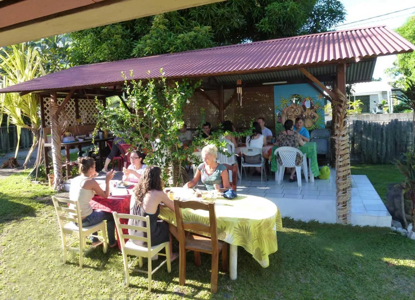 Coffee/tea facilities in Pension TE MITI - PLAGE-BEACH 200m - Mahana Parc & Vaiava Beach pk18 - B&B CHAMBRES ou DORTOIR