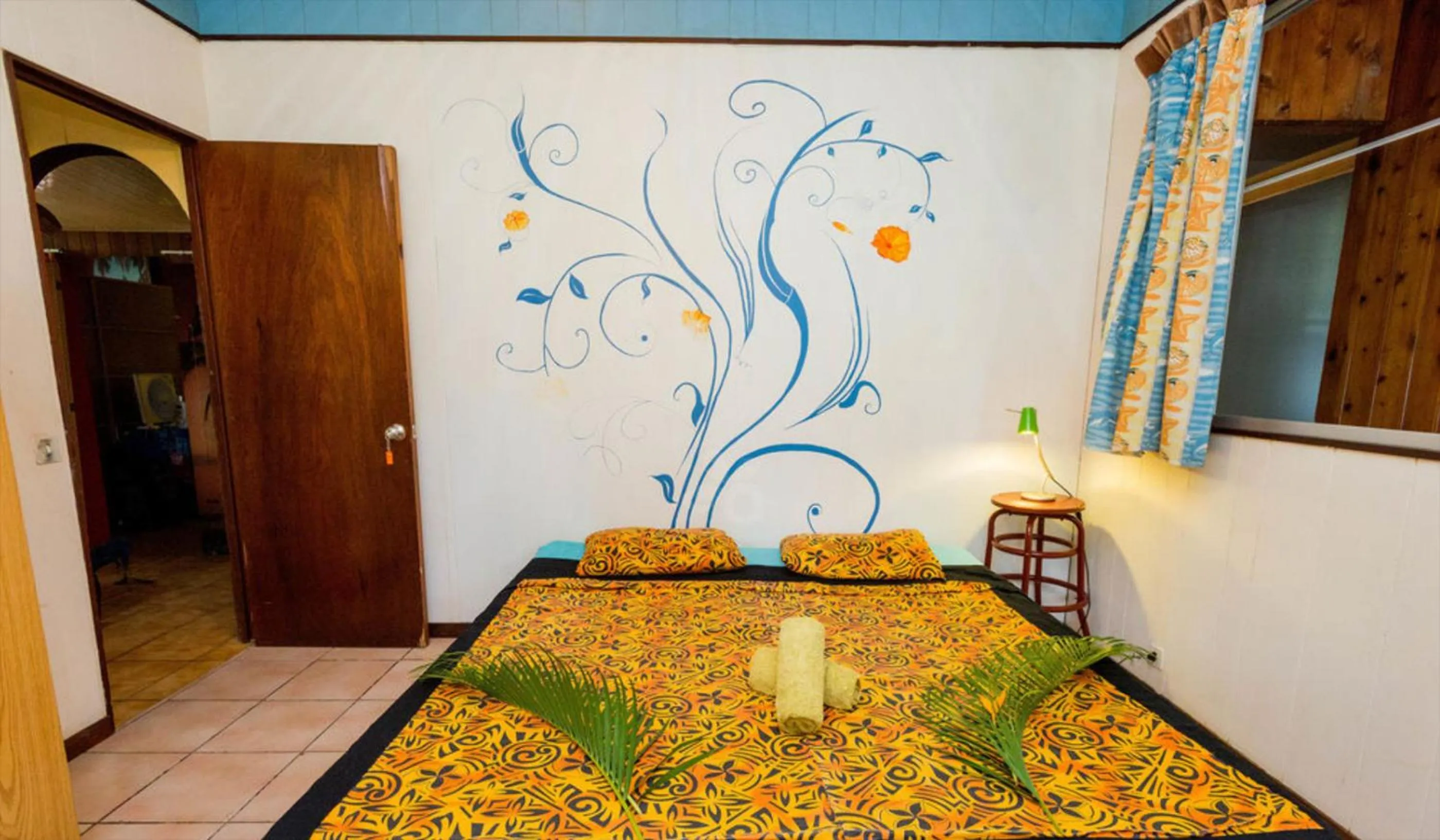 Photo of the whole room in Pension TE MITI - PLAGE-BEACH 200m - Mahana Parc & Vaiava Beach pk18 - B&B CHAMBRES ou DORTOIR