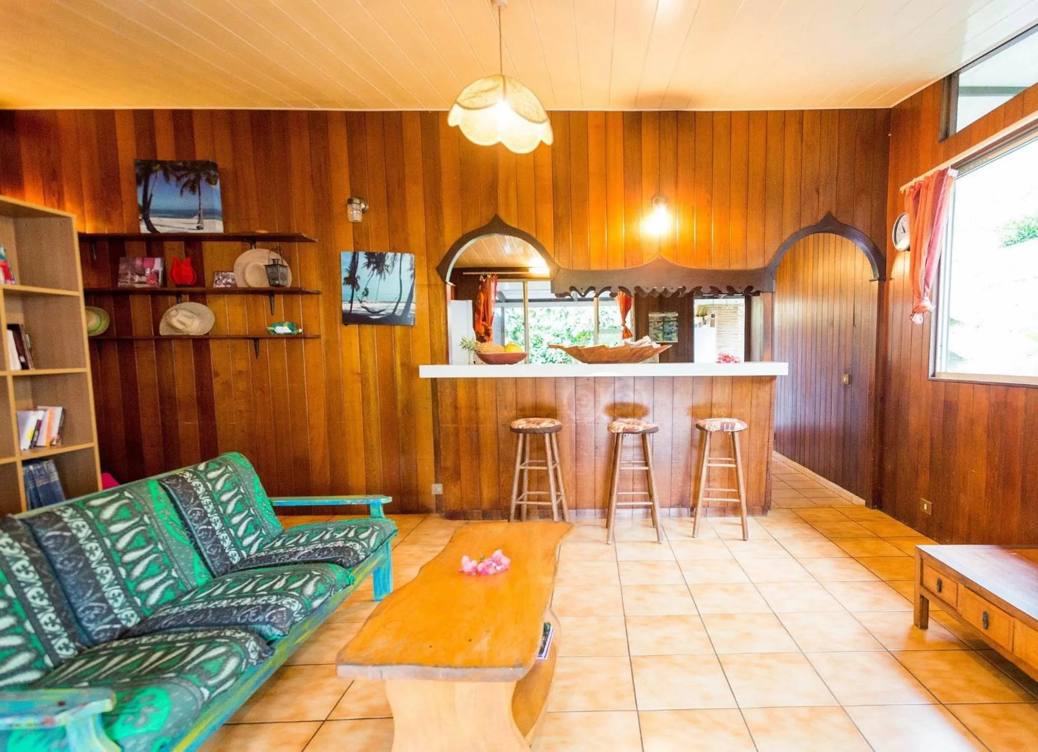 Seating area in Pension TE MITI - PLAGE-BEACH 200m - Mahana Parc & Vaiava Beach pk18 - B&B CHAMBRES ou DORTOIR