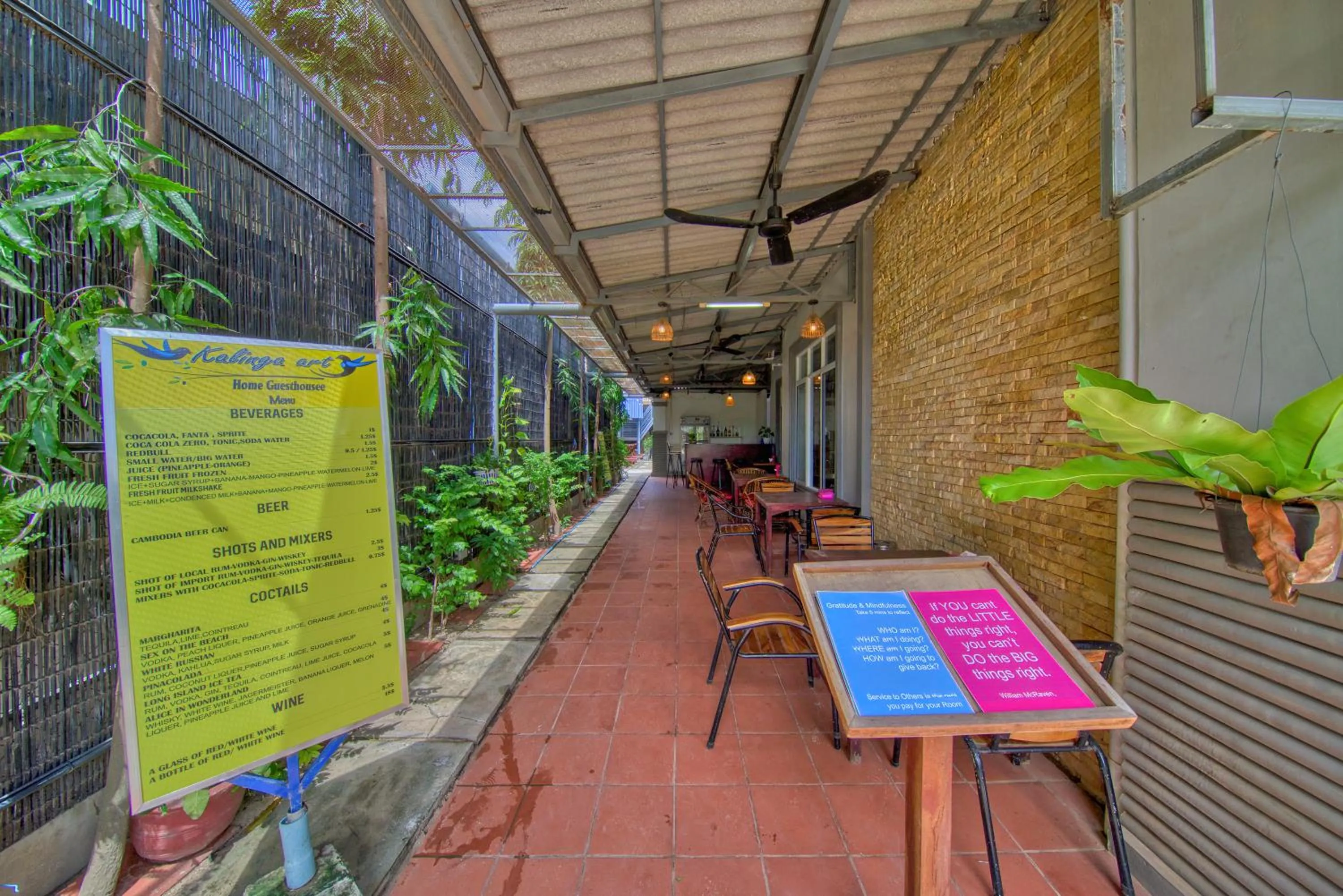 Restaurant/places to eat in Kalinga Art Home Guest House