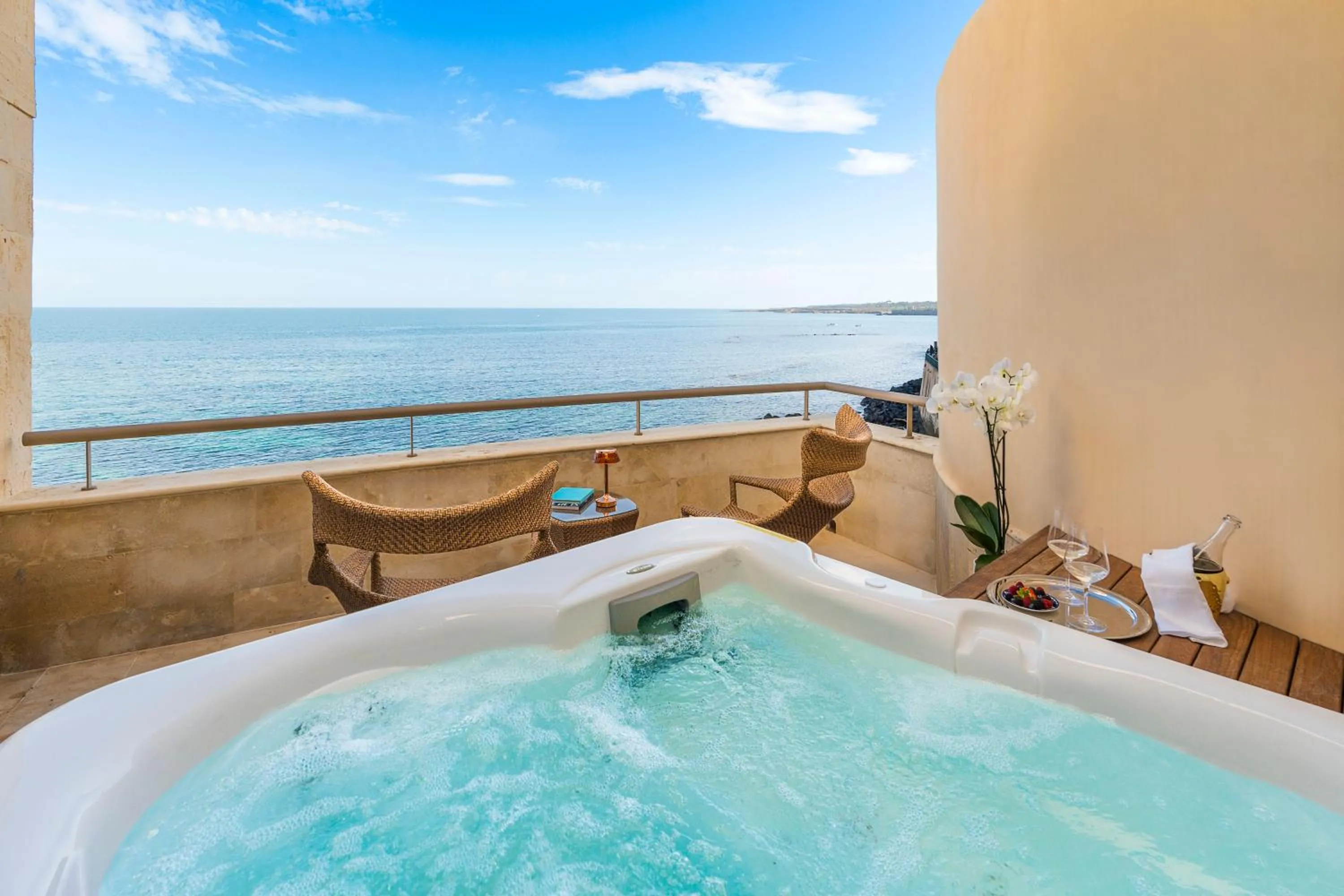 Hot Tub in Maniace Boutique Hotel Ortigia - UNA Esperienze