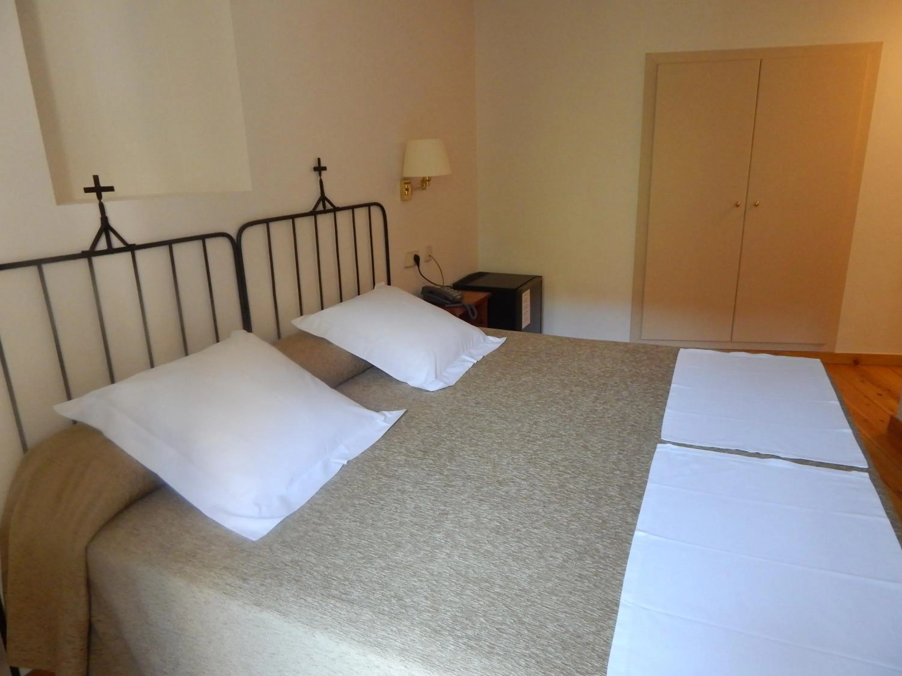 Bed in Hotel de La Font Peralada