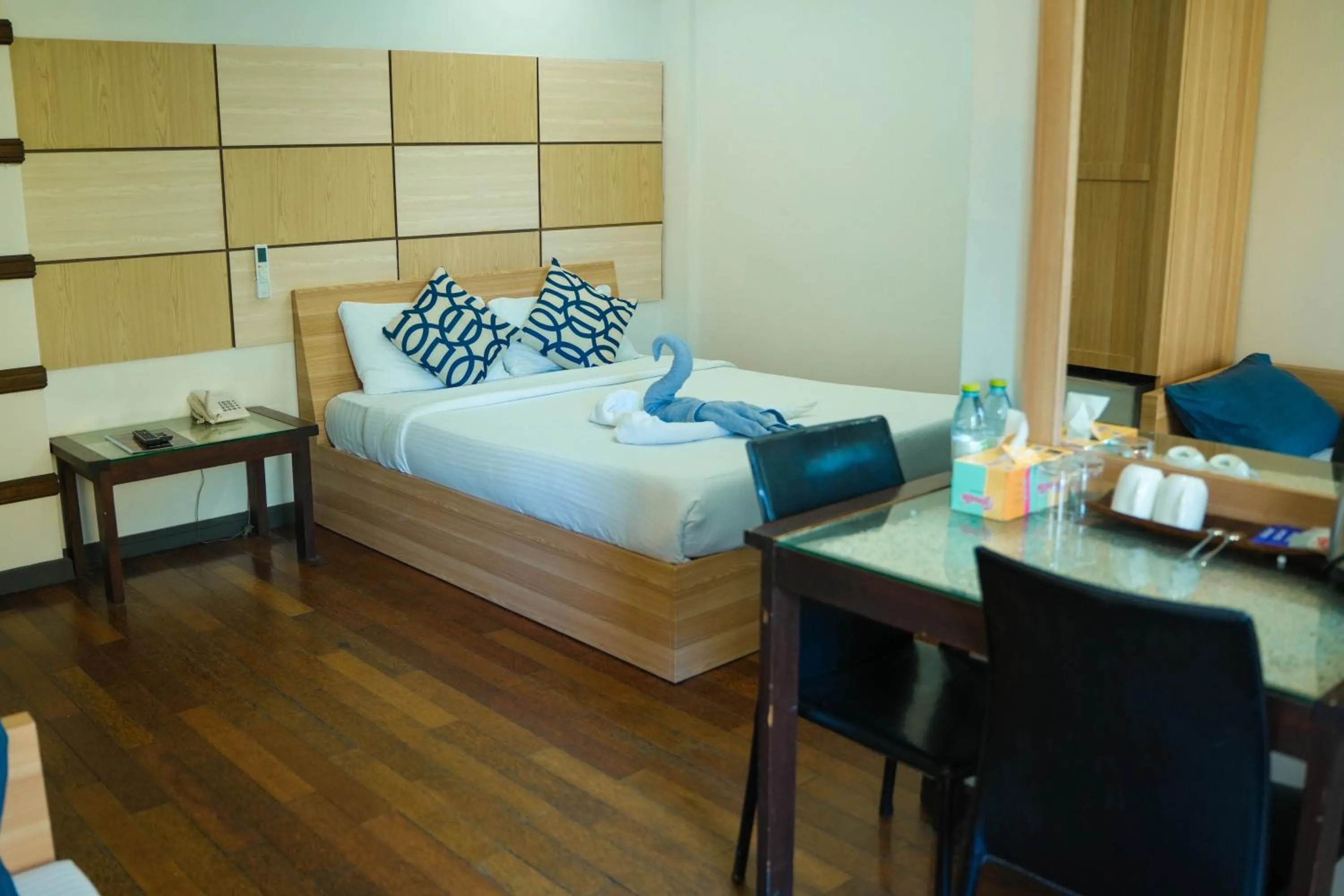 Bed in Ripple Beach Inn