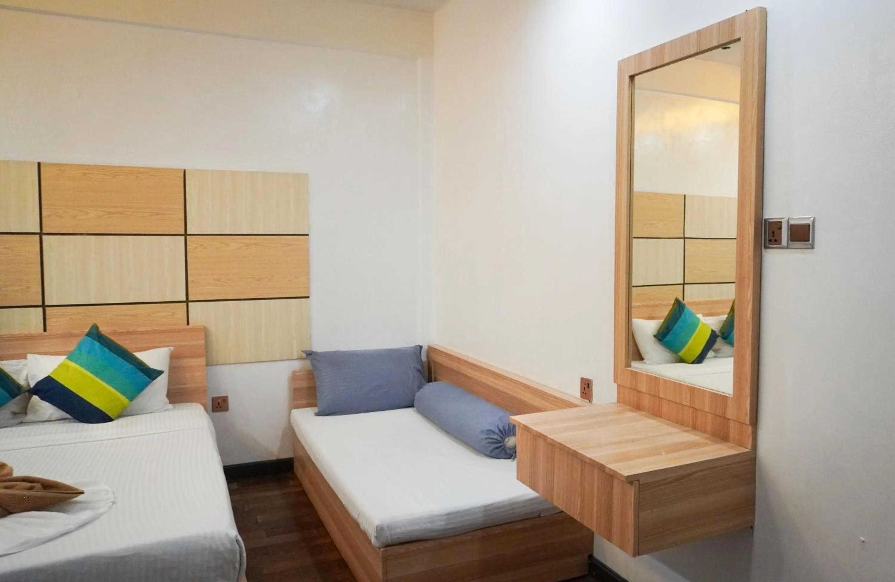 Bed in Ripple Beach Inn