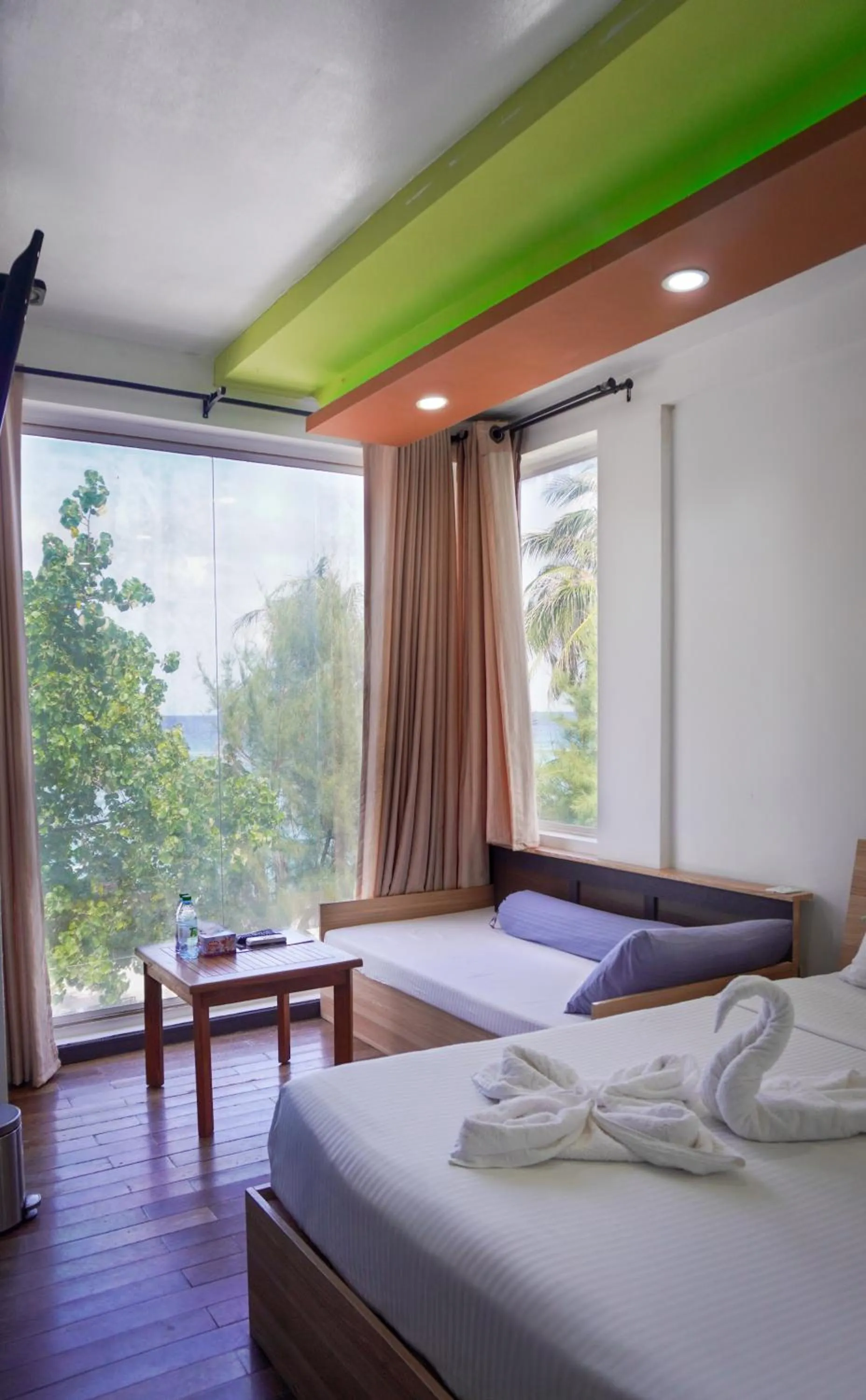 Bed in Ripple Beach Inn