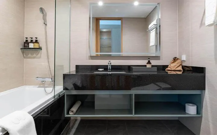 Bathroom in Stanford hotel Andong