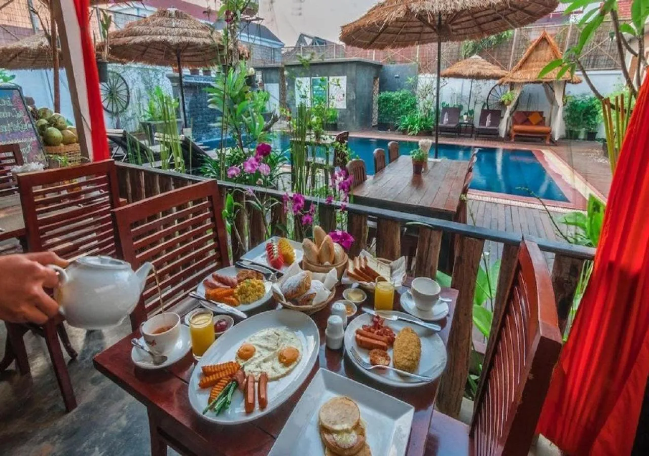 Restaurant/places to eat in Punleu Raksmey Boutique VIP