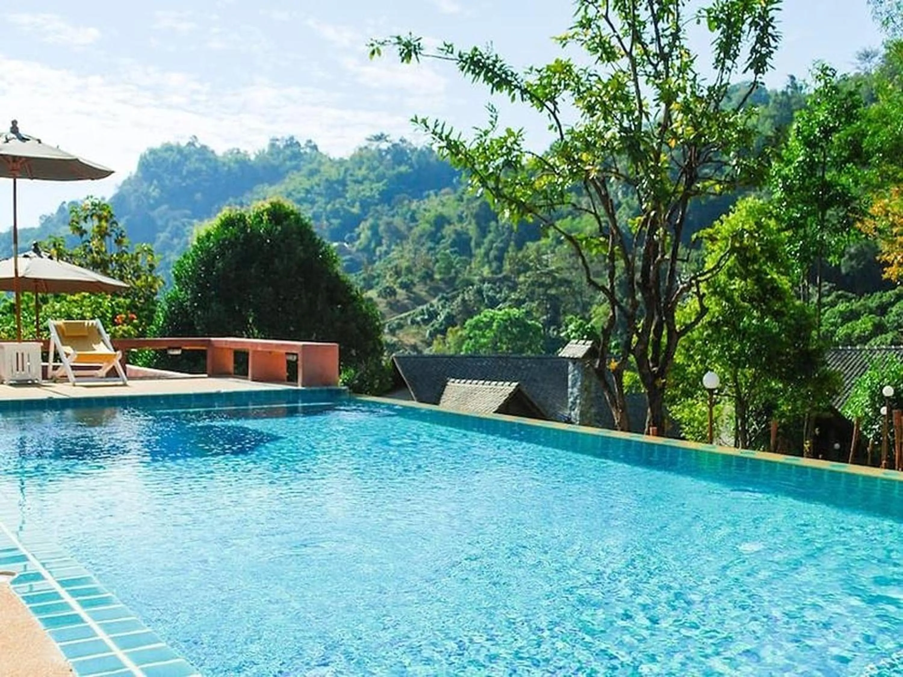 Swimming pool in Insda Wellness Resort