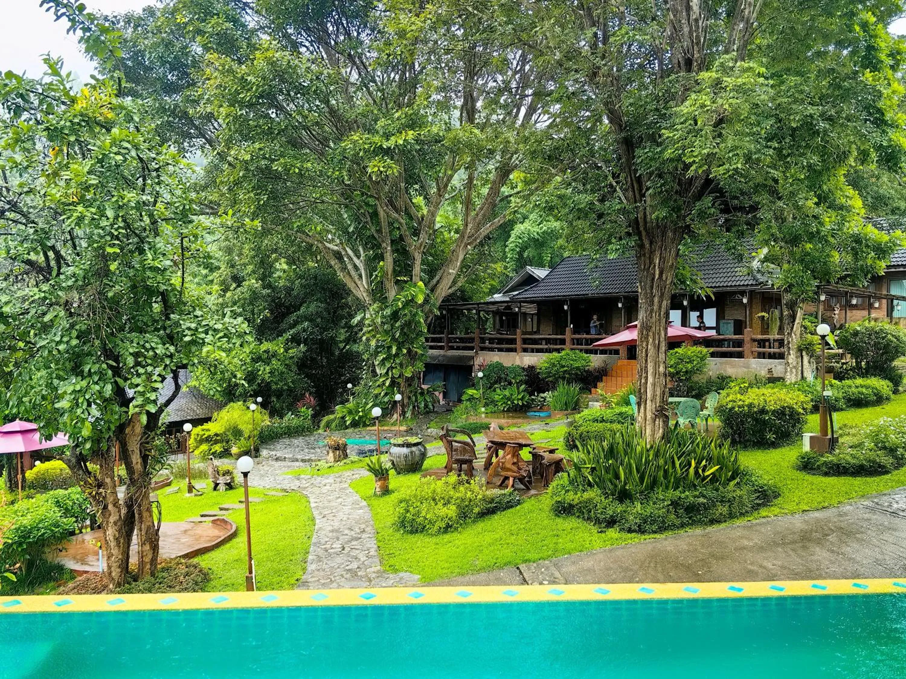 Swimming pool in Insda Wellness Resort