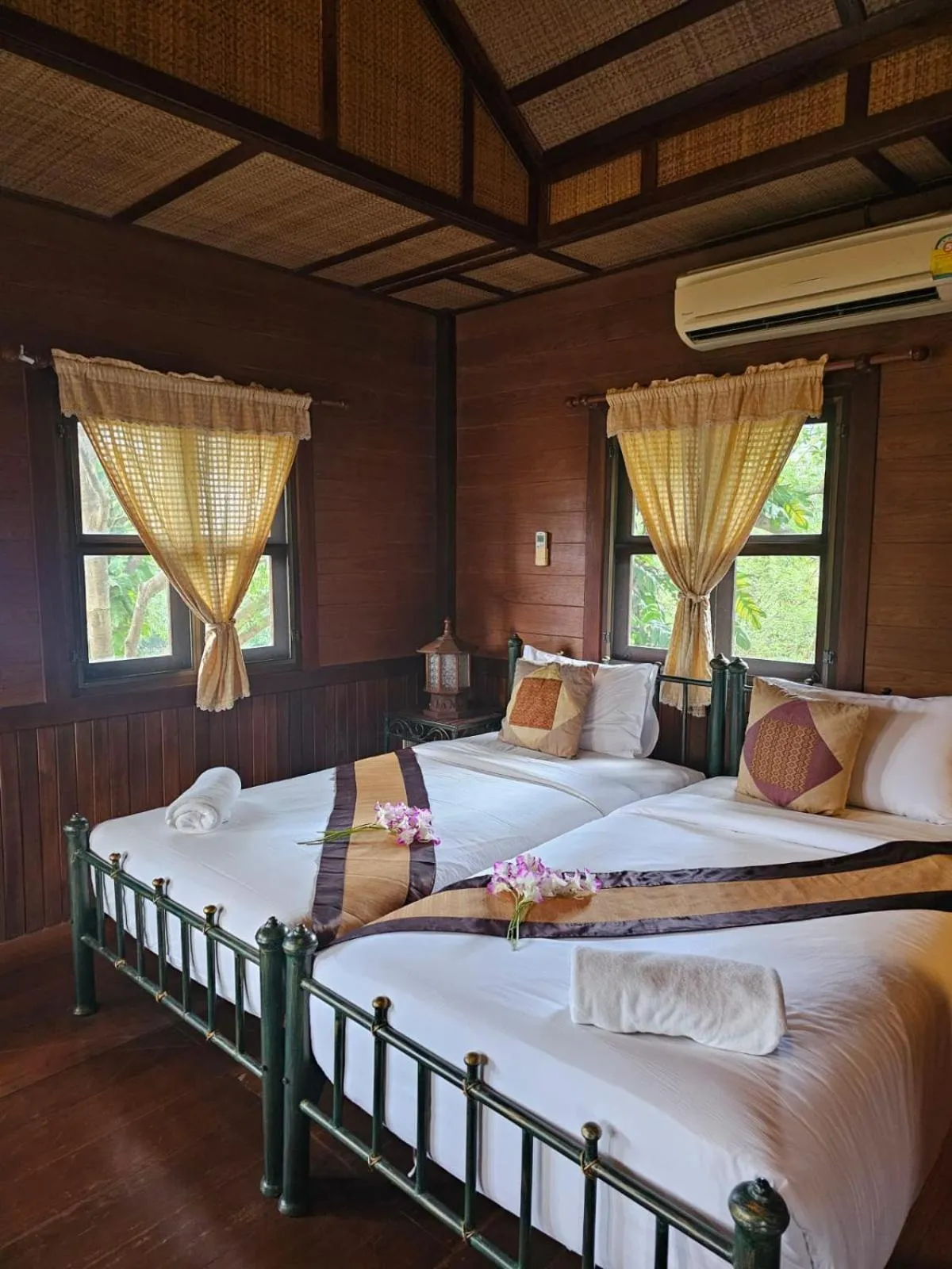 Bed in Insda Wellness Resort