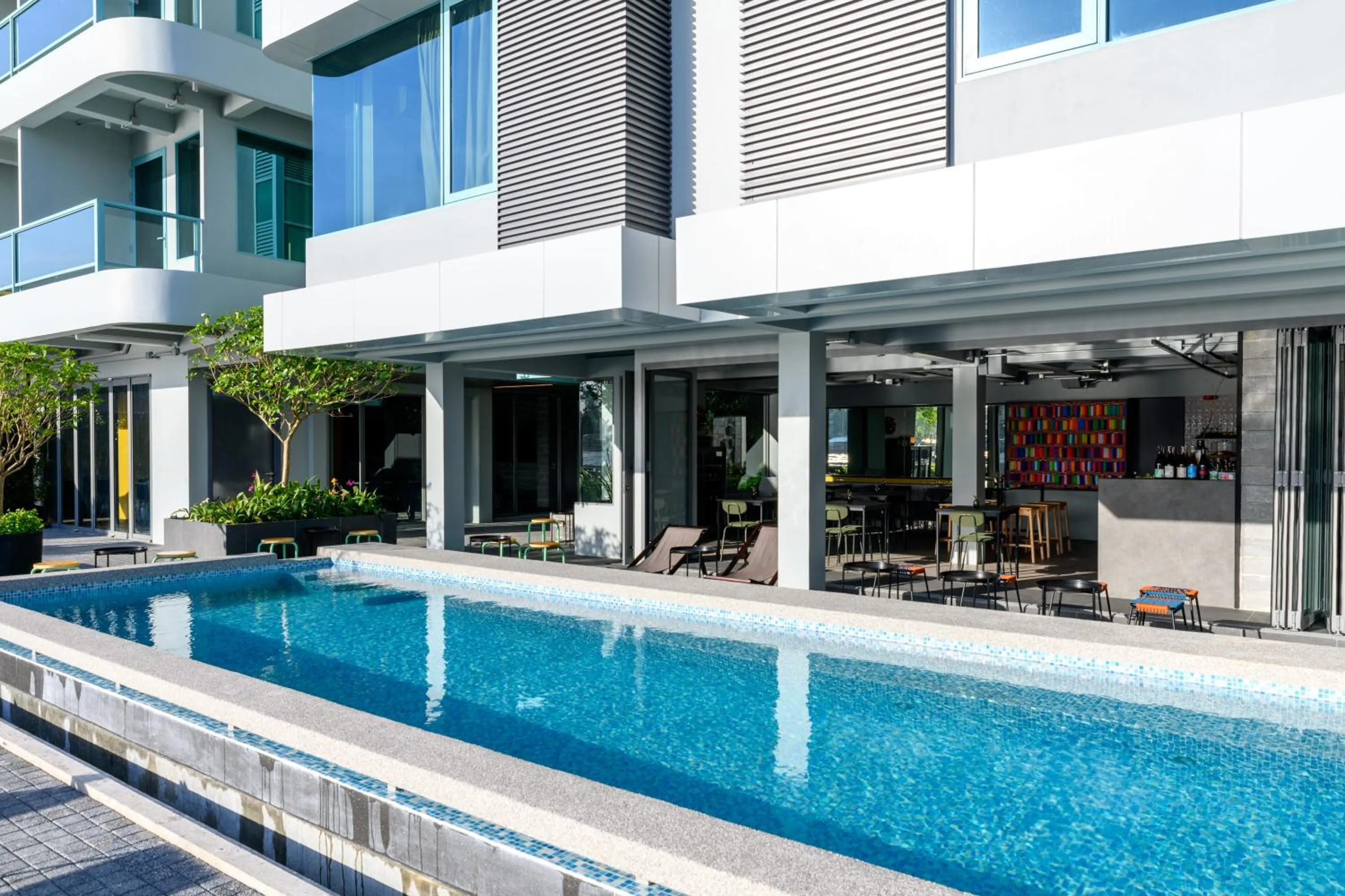 Swimming pool in Mowa Bangkok