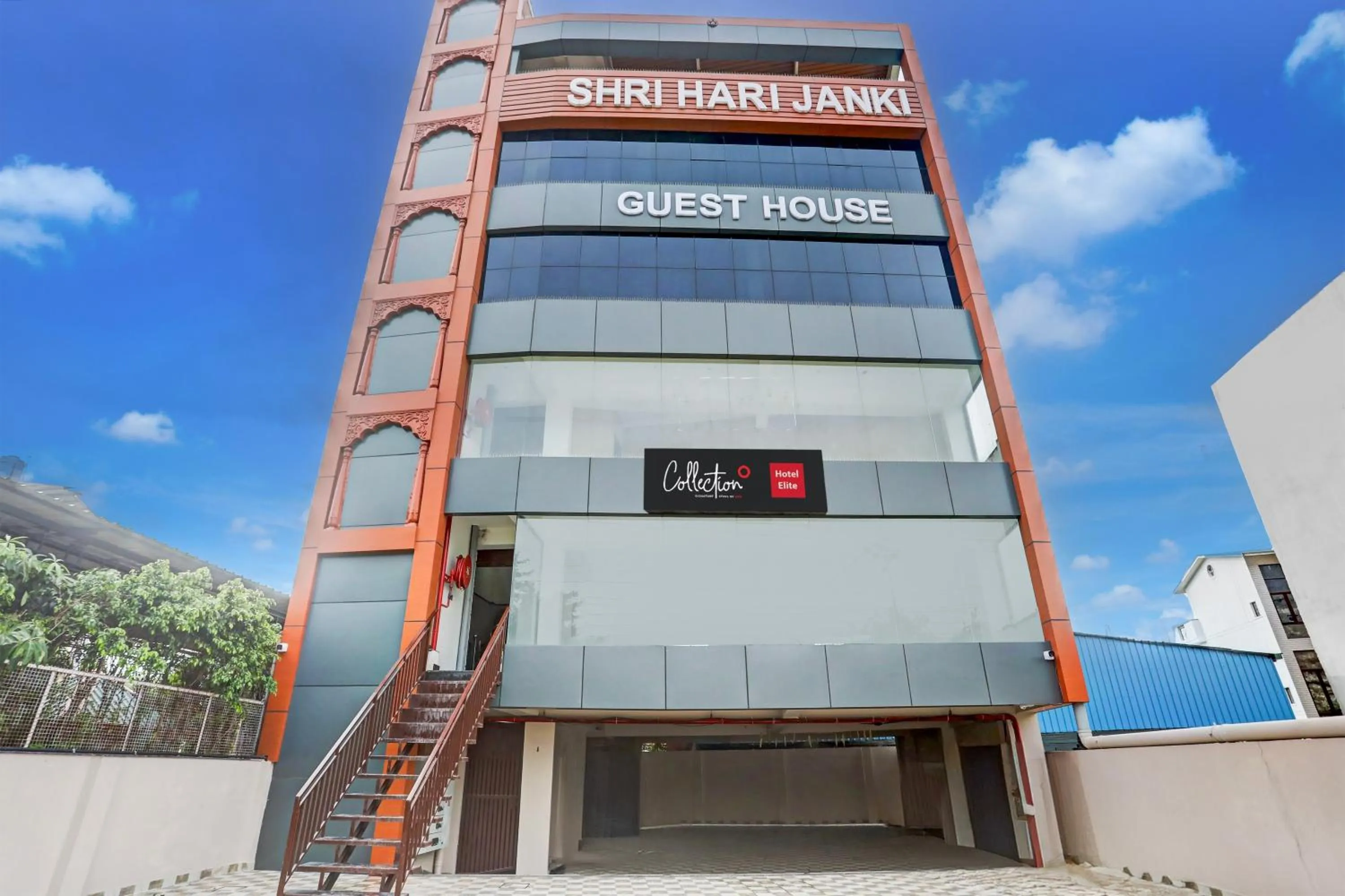 Facade/entrance in Collection O Elite