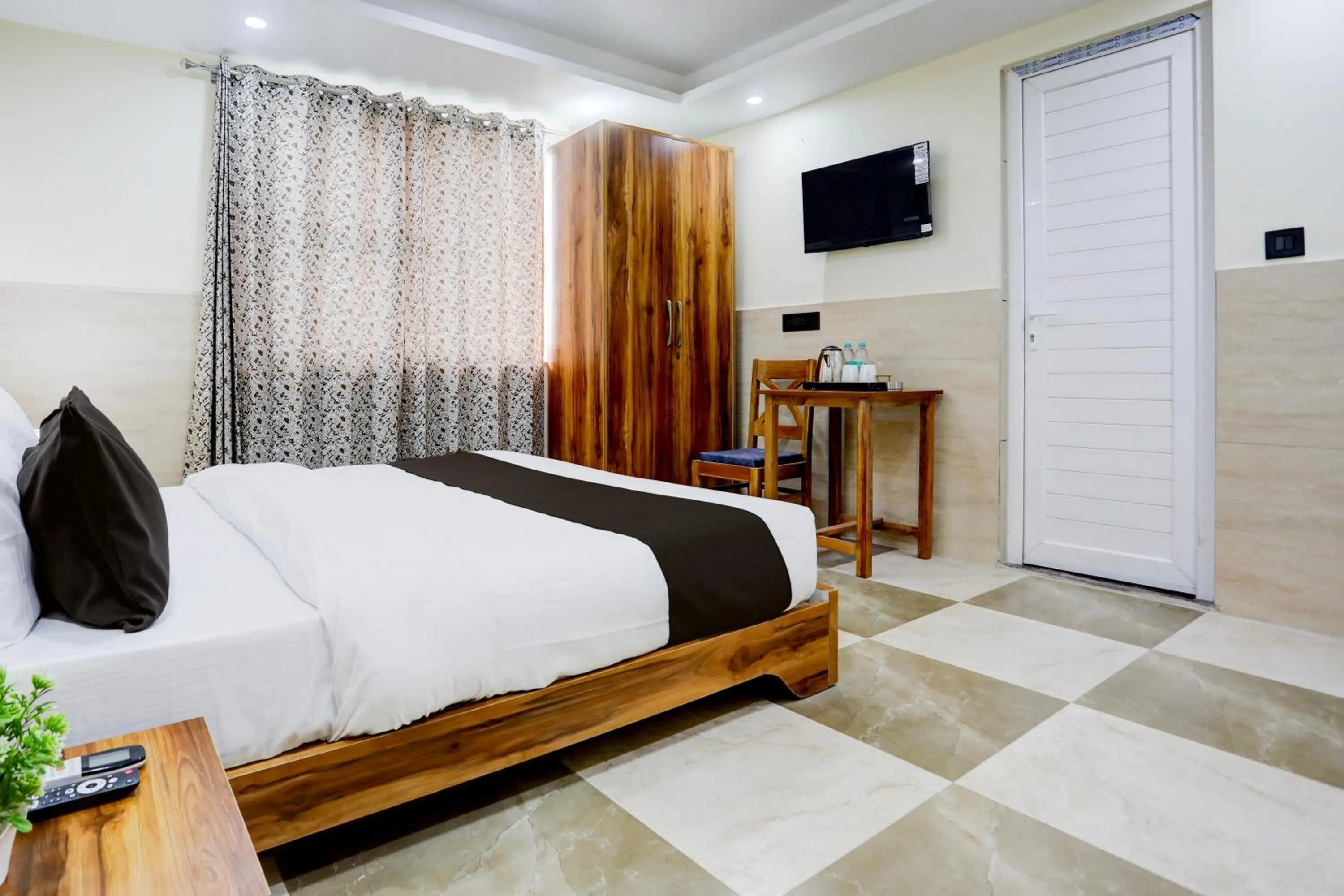 Bedroom, Bed in Collection O Elite