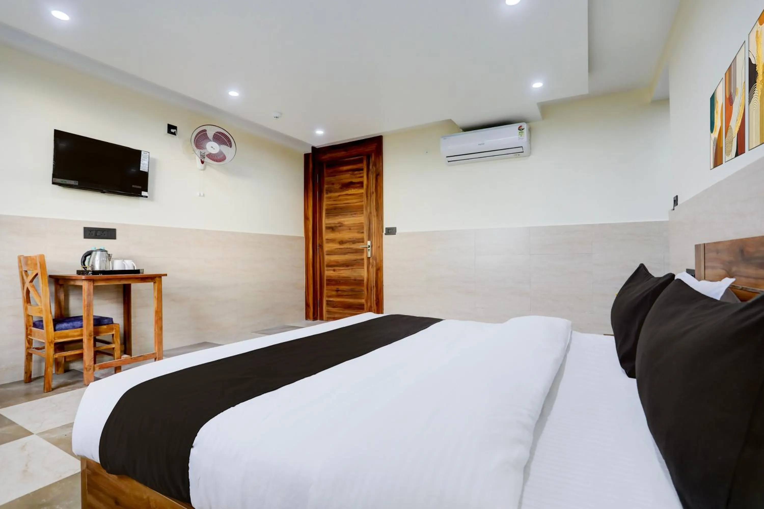 Bedroom, Bed in Collection O Elite