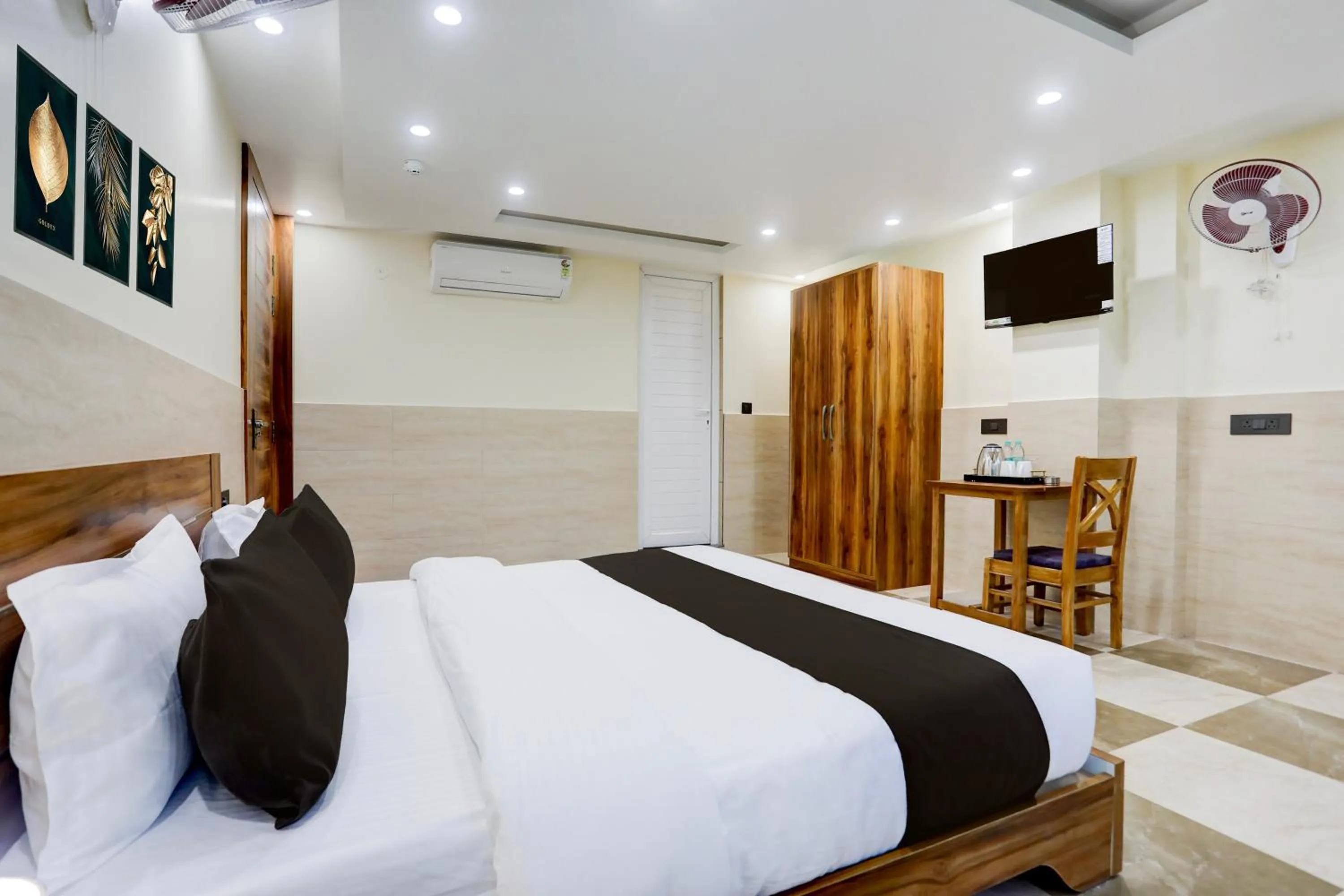 Bedroom, Bed in Collection O Elite