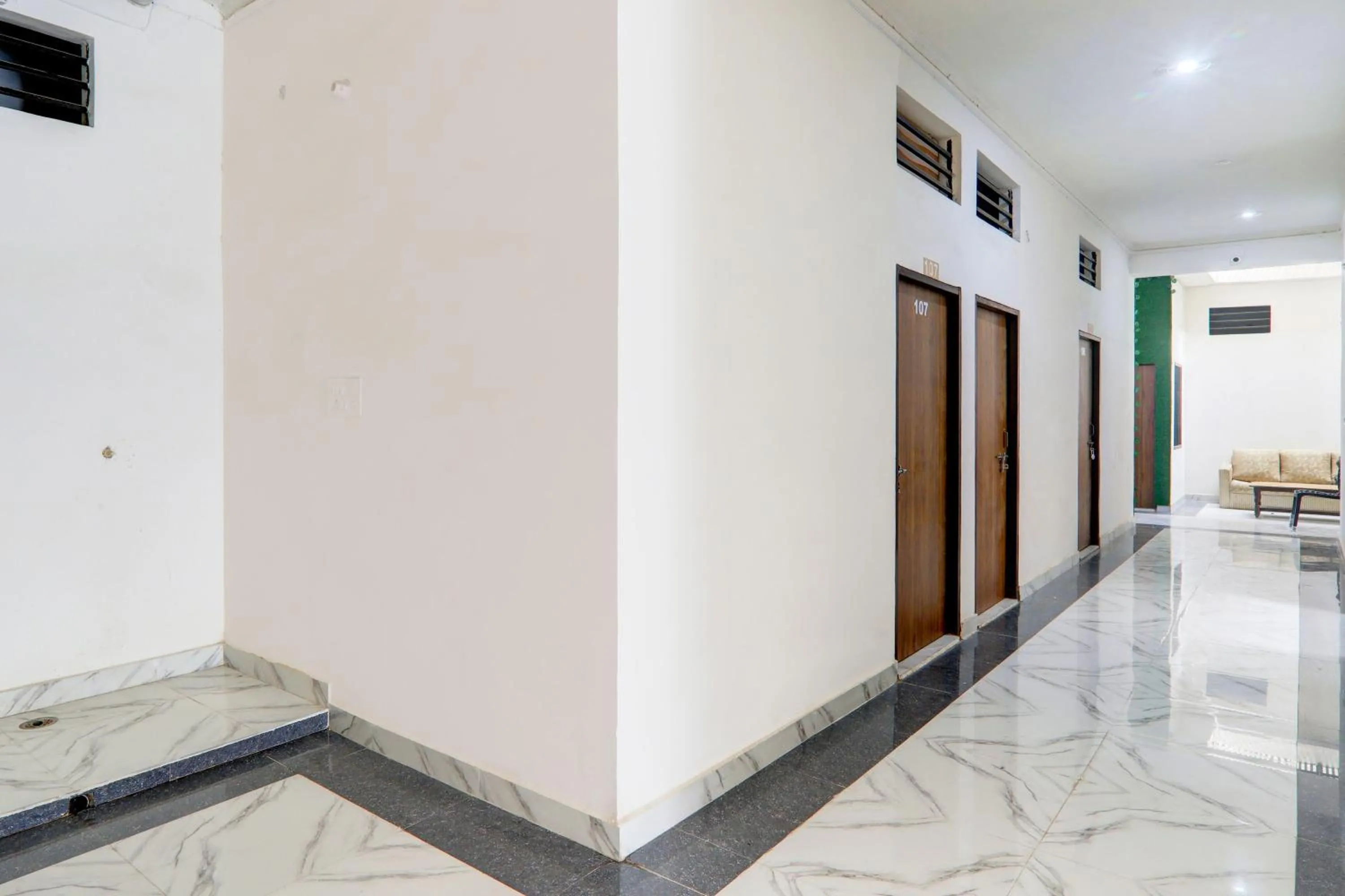 Lobby or reception in Hotel O by OYO Serene Inn Hotel And Restaurant