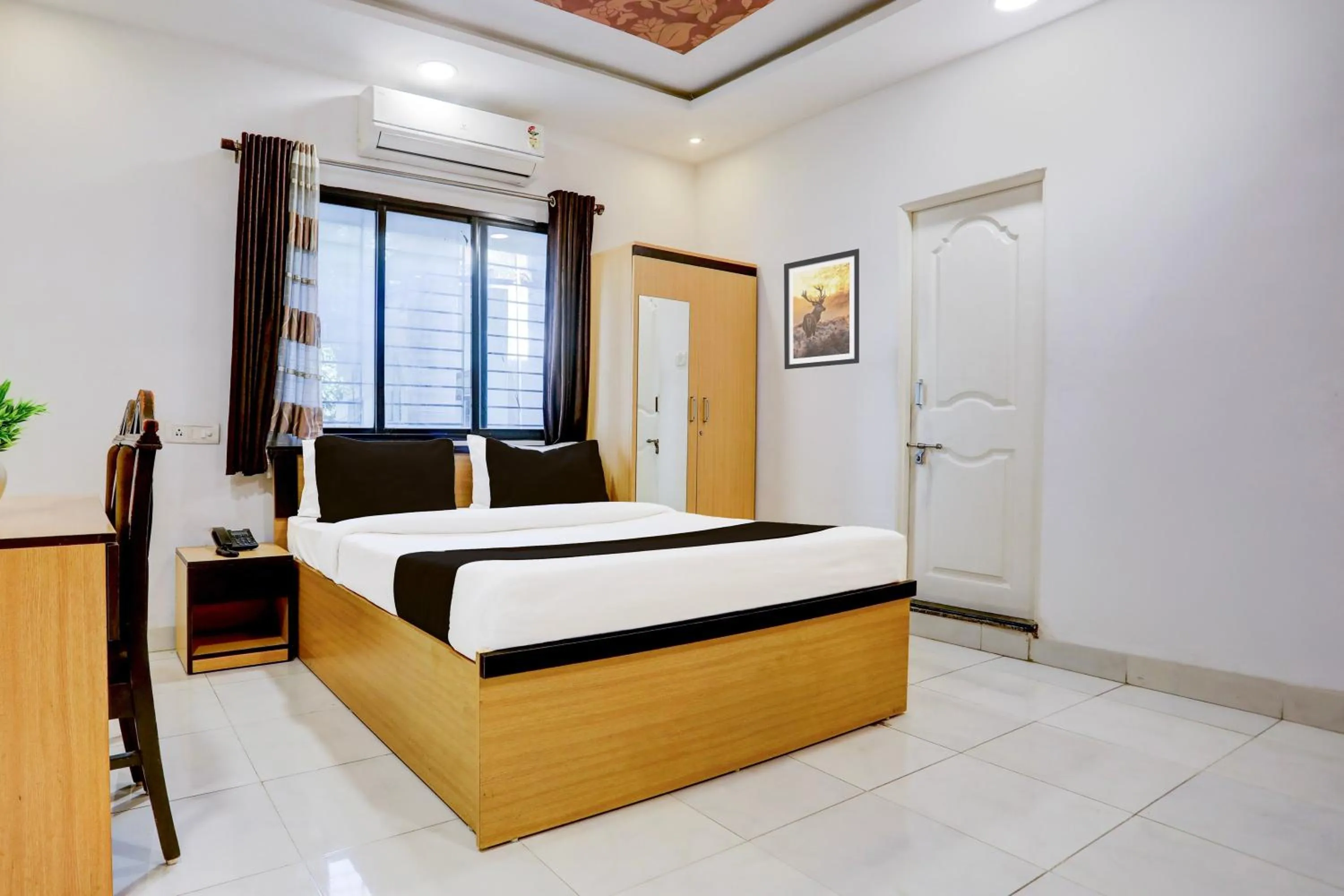 Bedroom in Hotel O GREEN PALMS