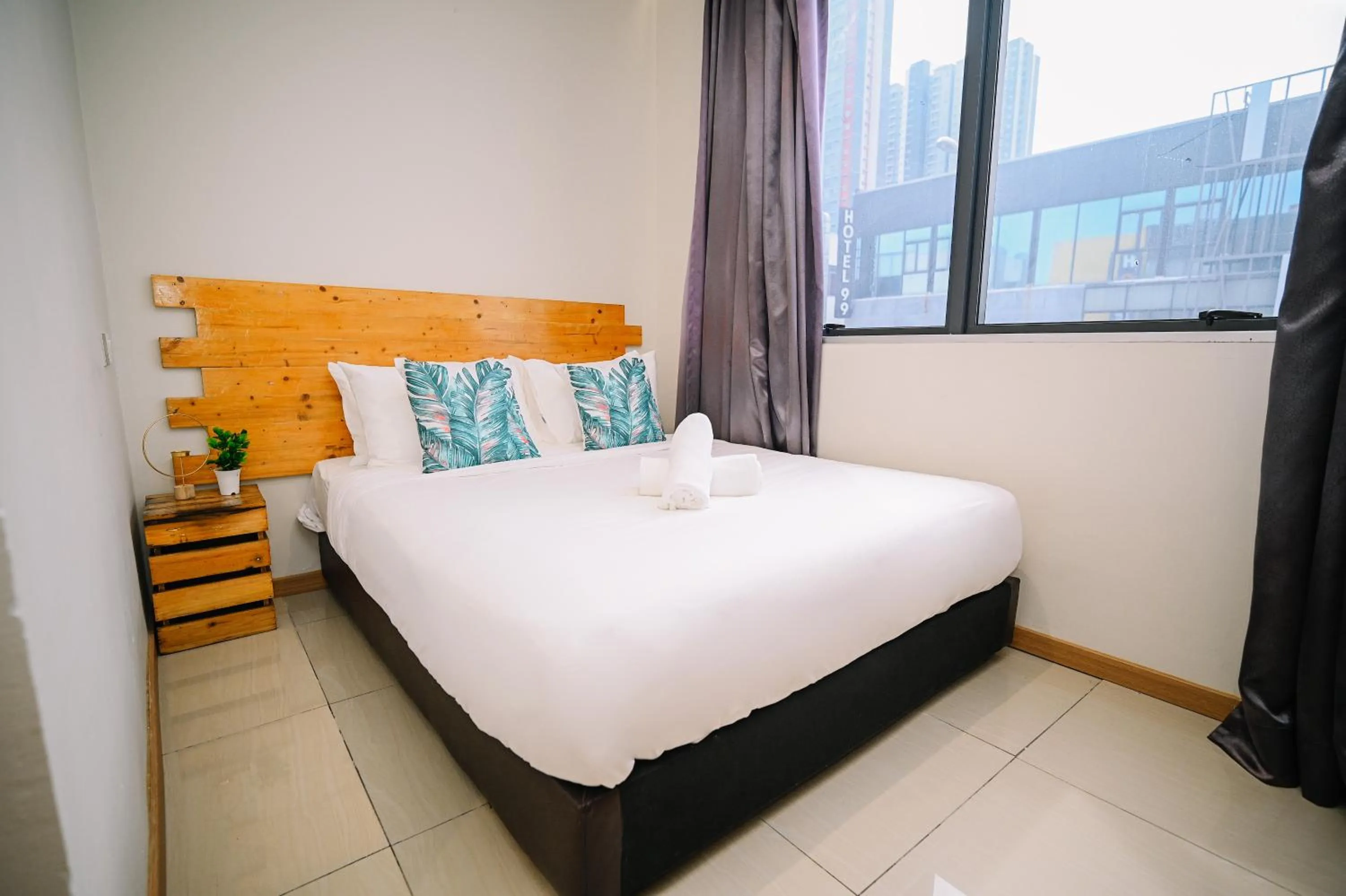 Bed in Swing & Pillows - Kota Warisan, Sepang